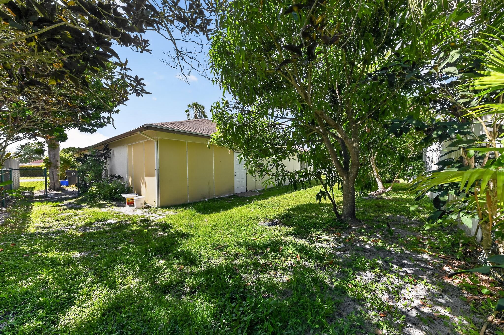 LAKES OF SHERBROOKE PH 4 - Residential