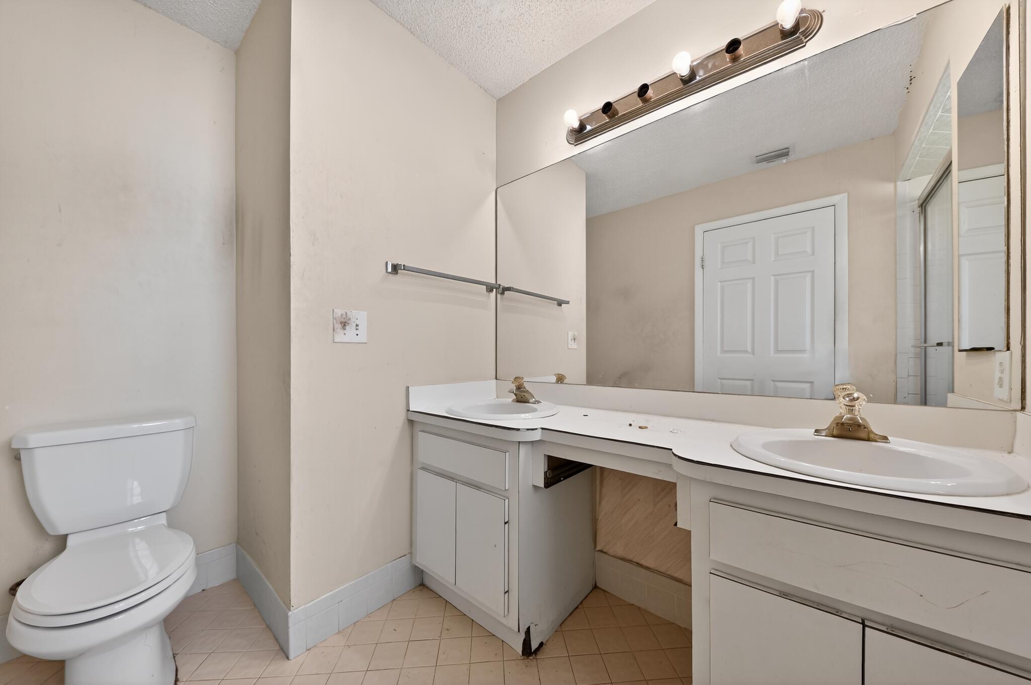 LAKES OF SHERBROOKE PH 4 - Residential