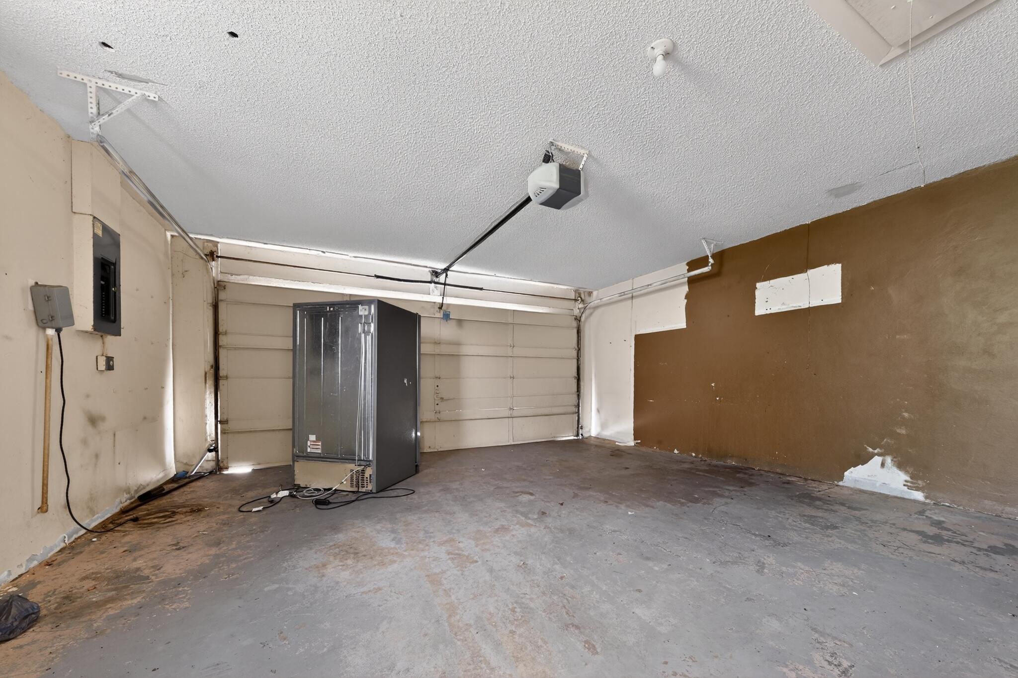 LAKES OF SHERBROOKE PH 4 - Residential