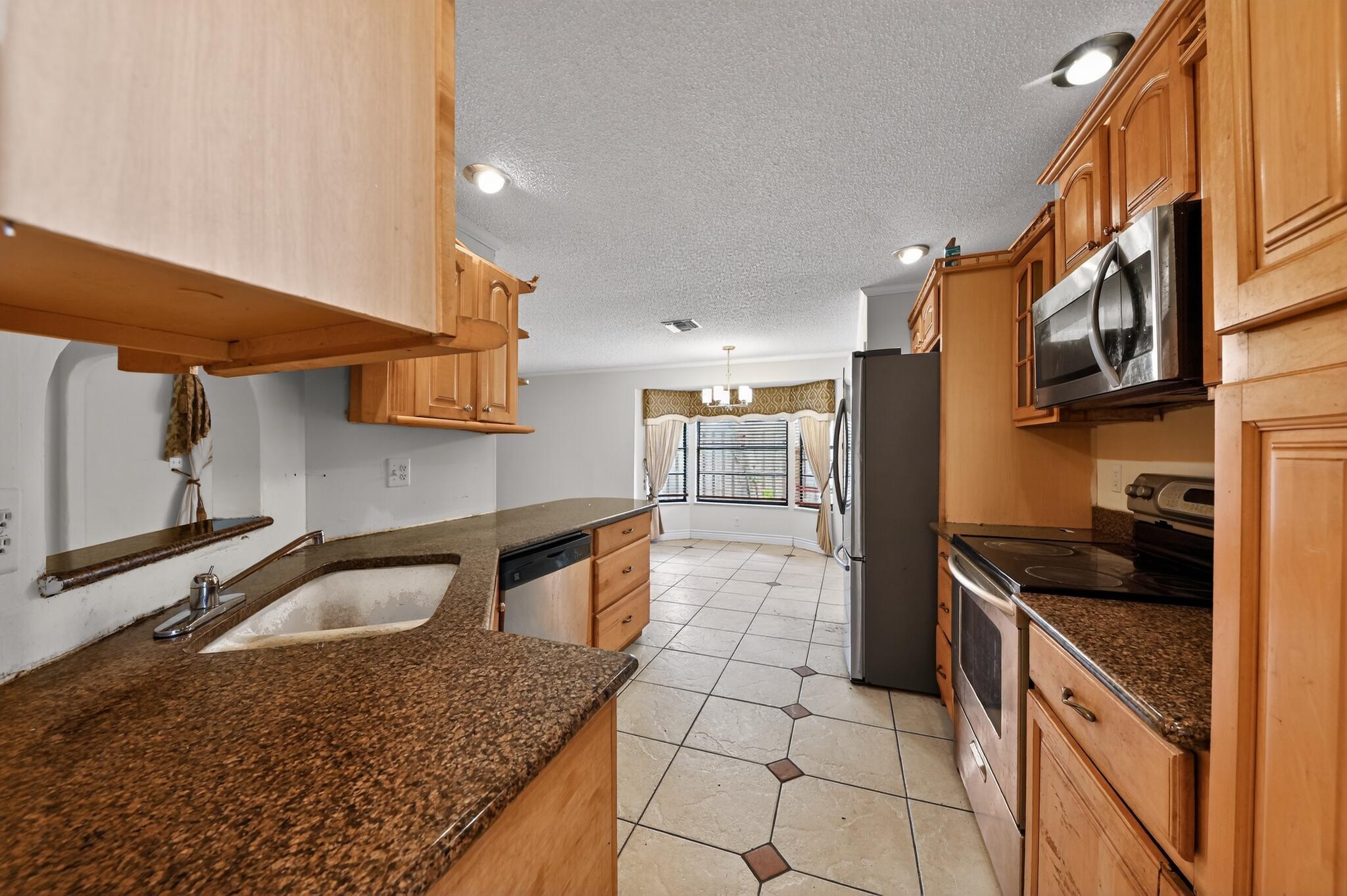 LAKES OF SHERBROOKE PH 4 - Residential