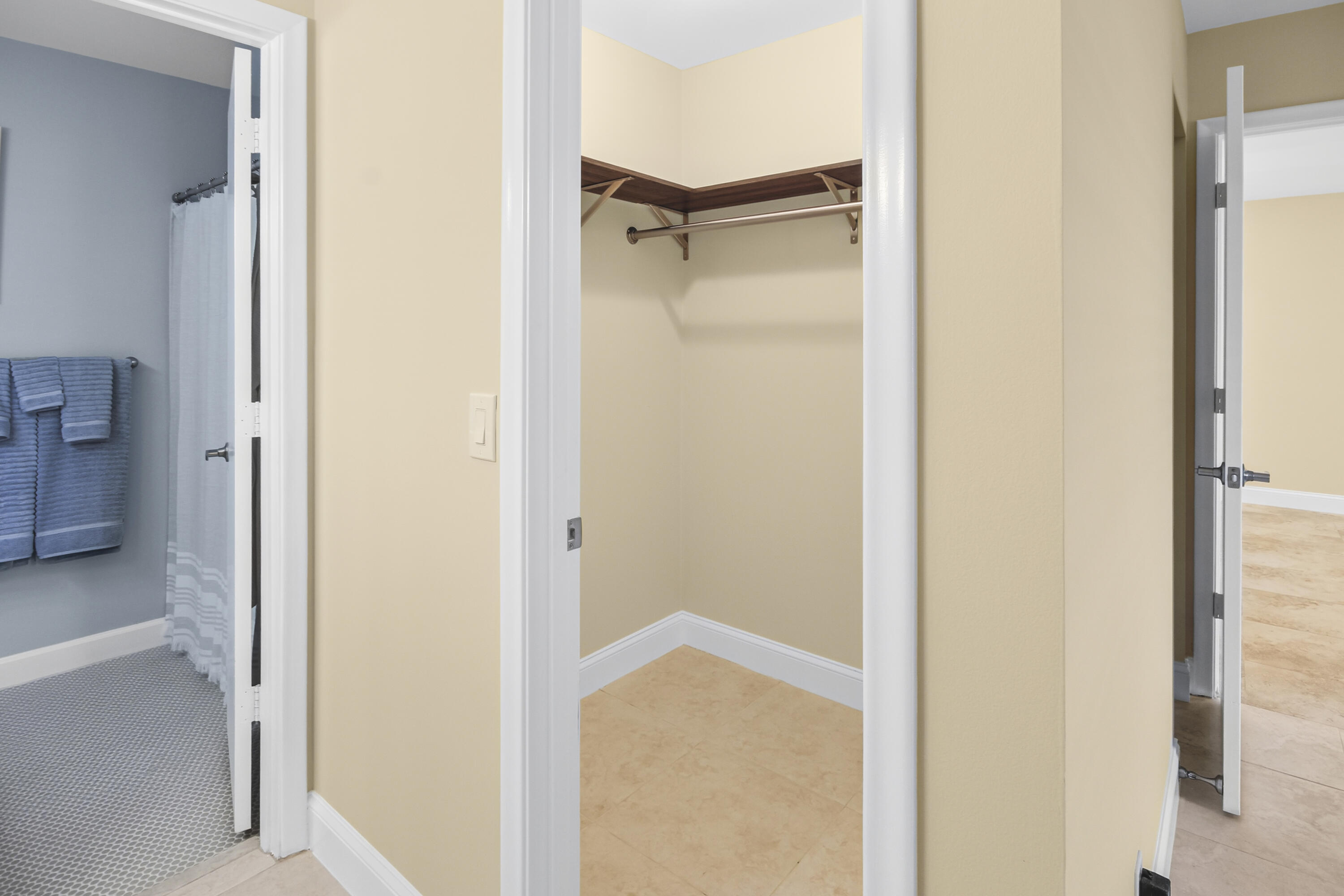PINES OF DELRAY EAST CONDO - Residential Lease