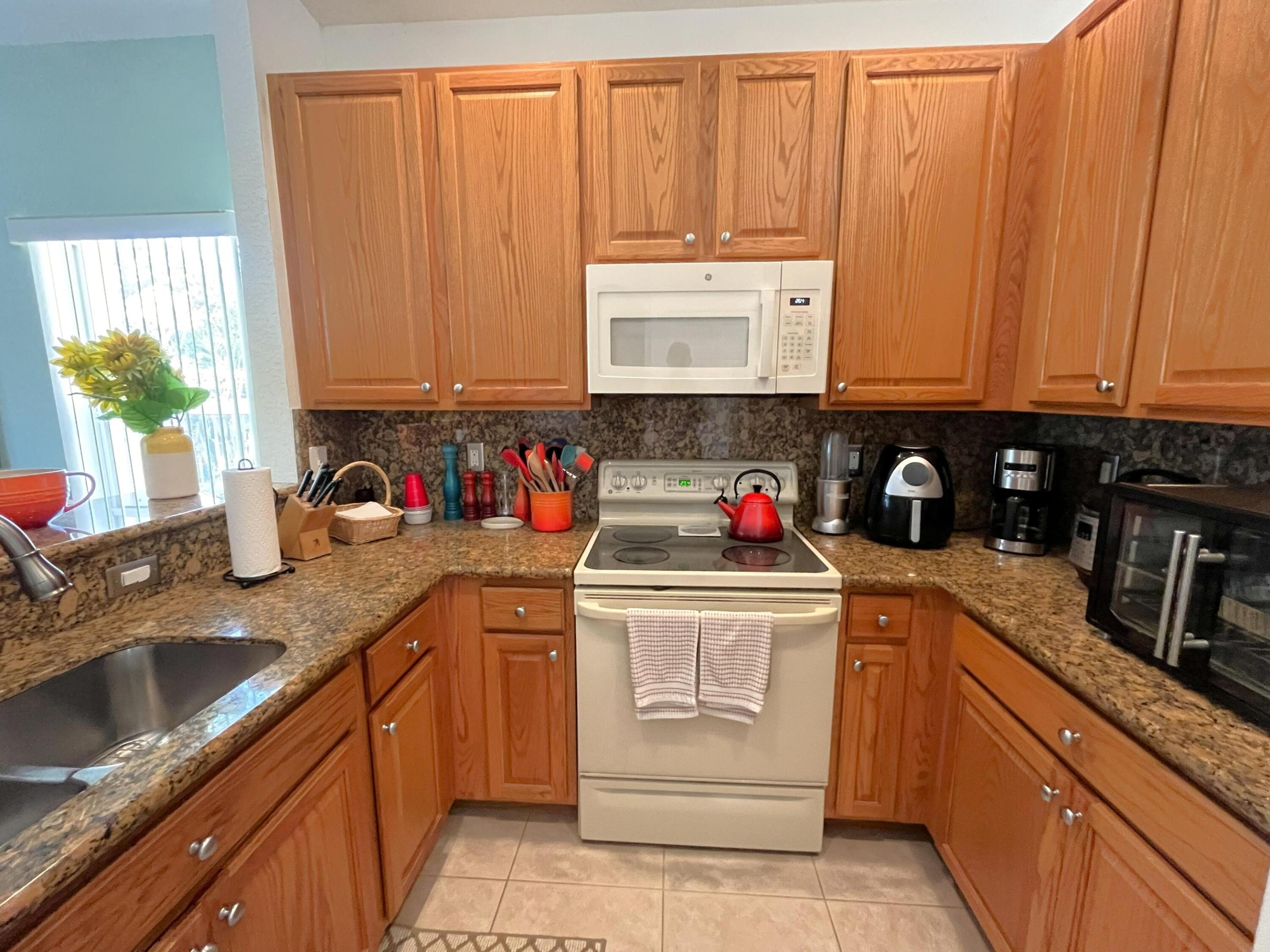 LAKEVIEW WEST - Residential