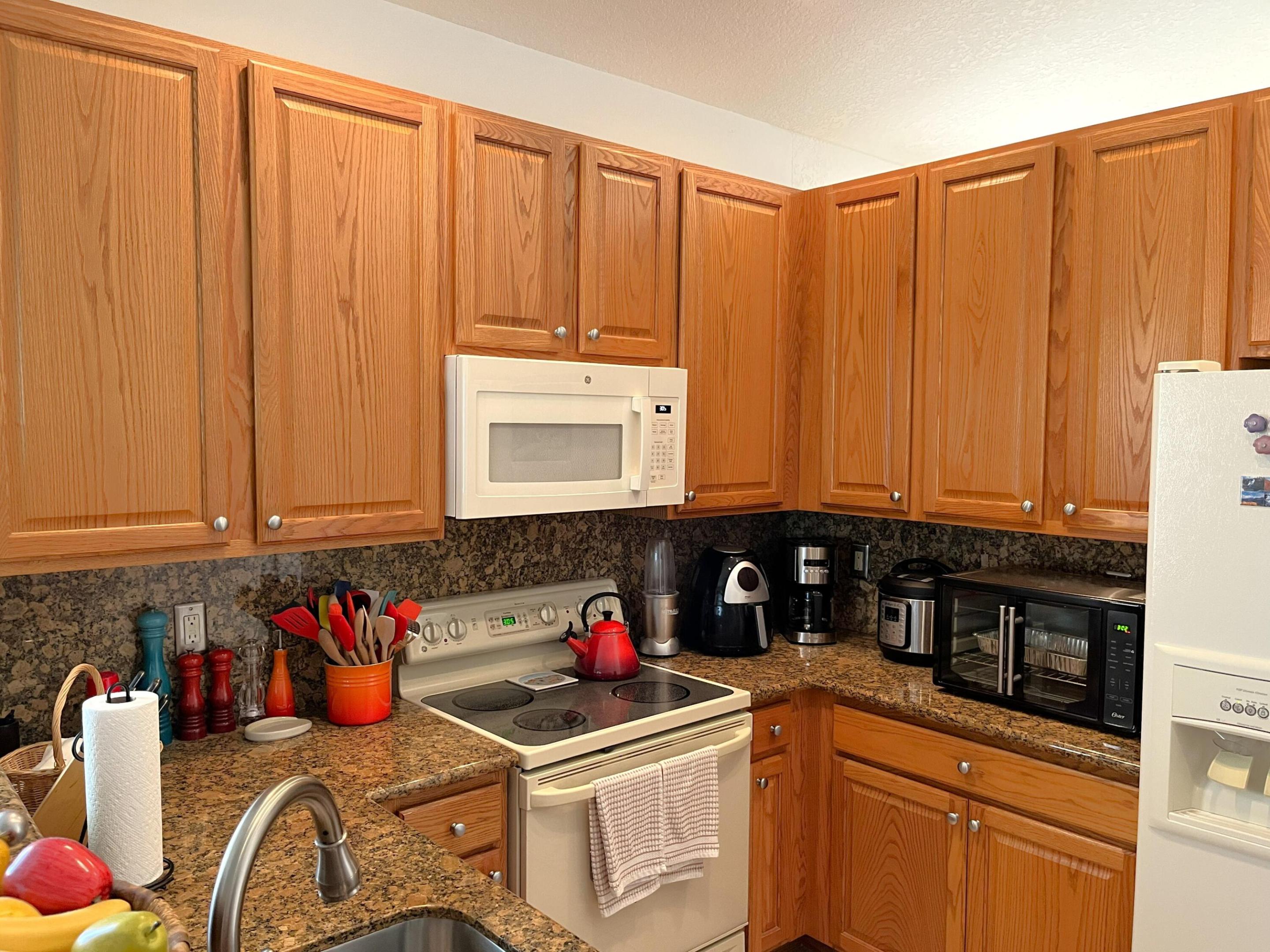 LAKEVIEW WEST - Residential