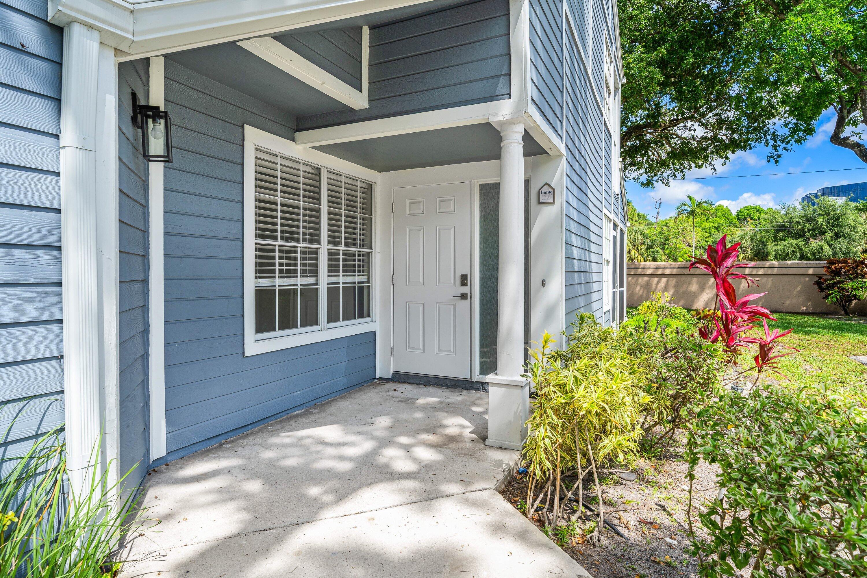 CARRIAGE HOUSES OF FAIRFIELD AT BOCA - Residential