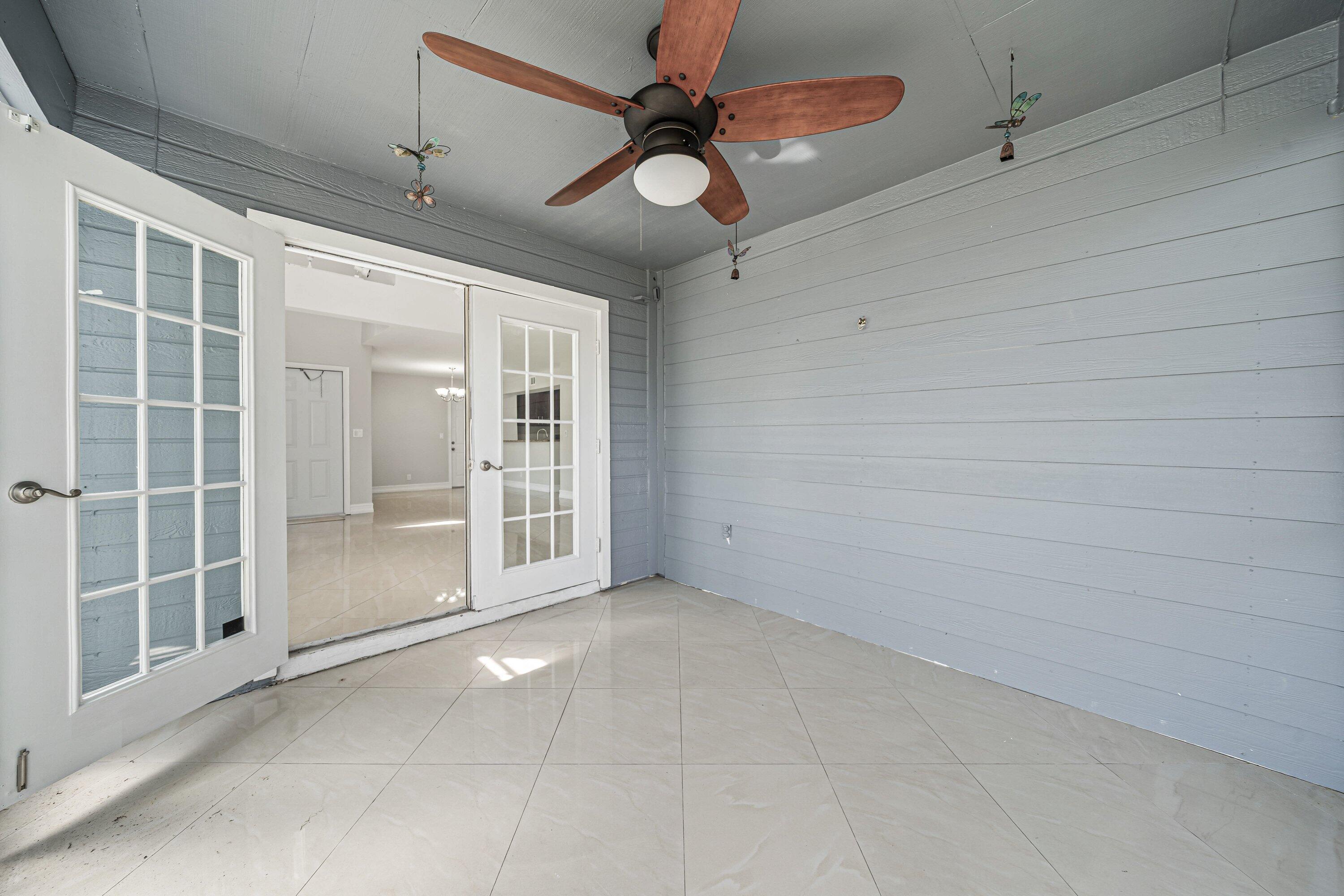 CARRIAGE HOUSES OF FAIRFIELD AT BOCA - Residential