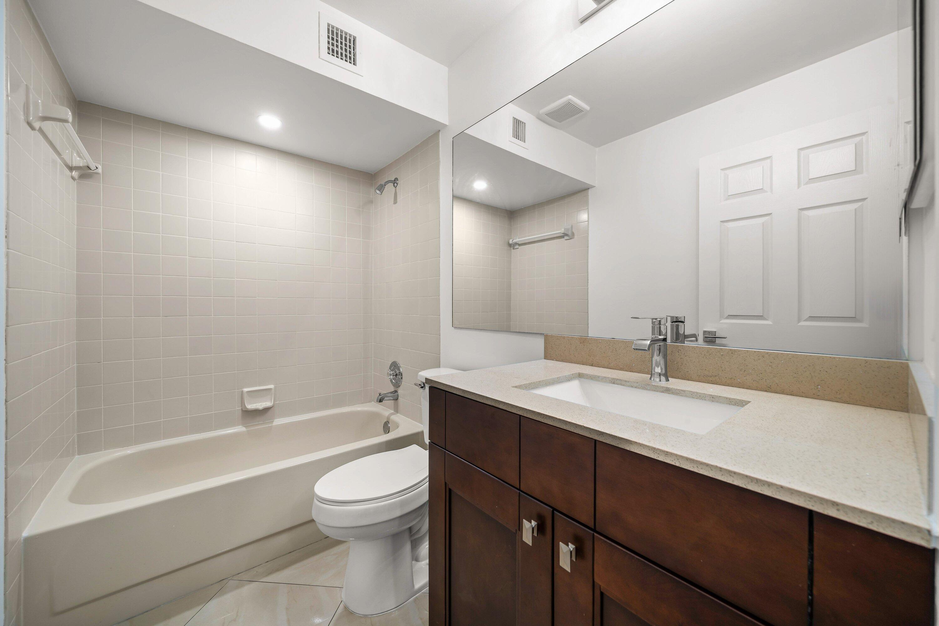 CARRIAGE HOUSES OF FAIRFIELD AT BOCA - Residential