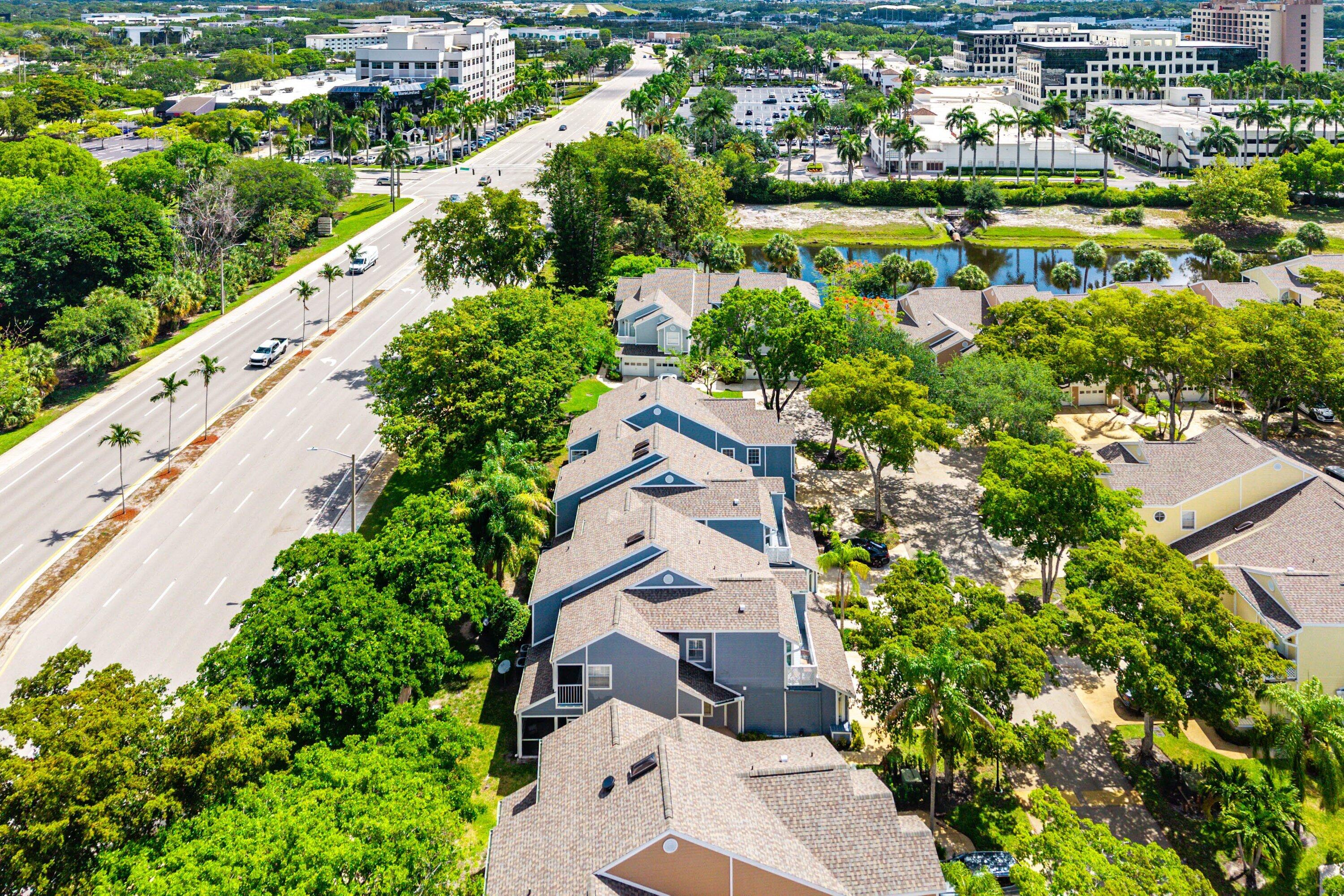 CARRIAGE HOUSES OF FAIRFIELD AT BOCA - Residential