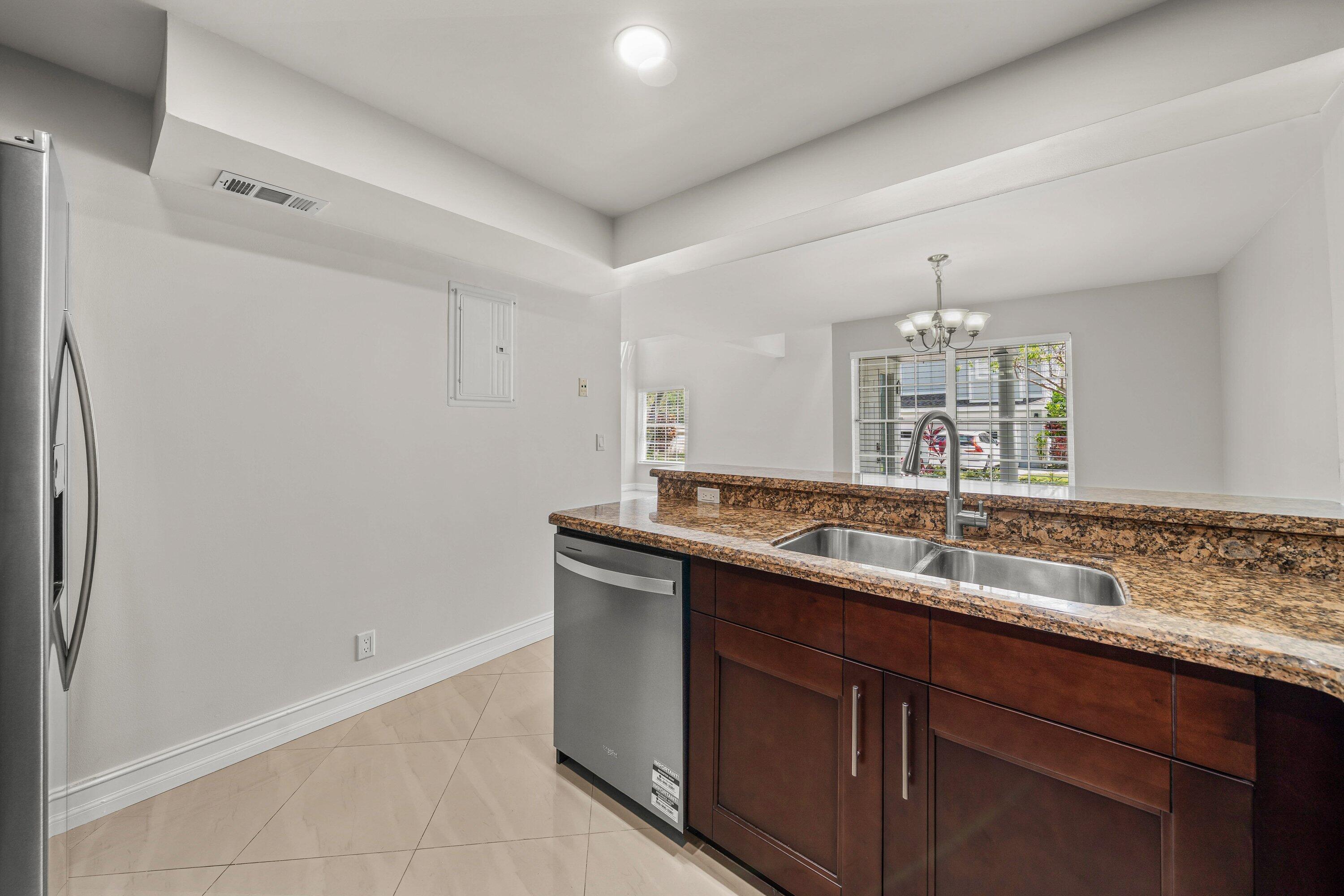 CARRIAGE HOUSES OF FAIRFIELD AT BOCA - Residential