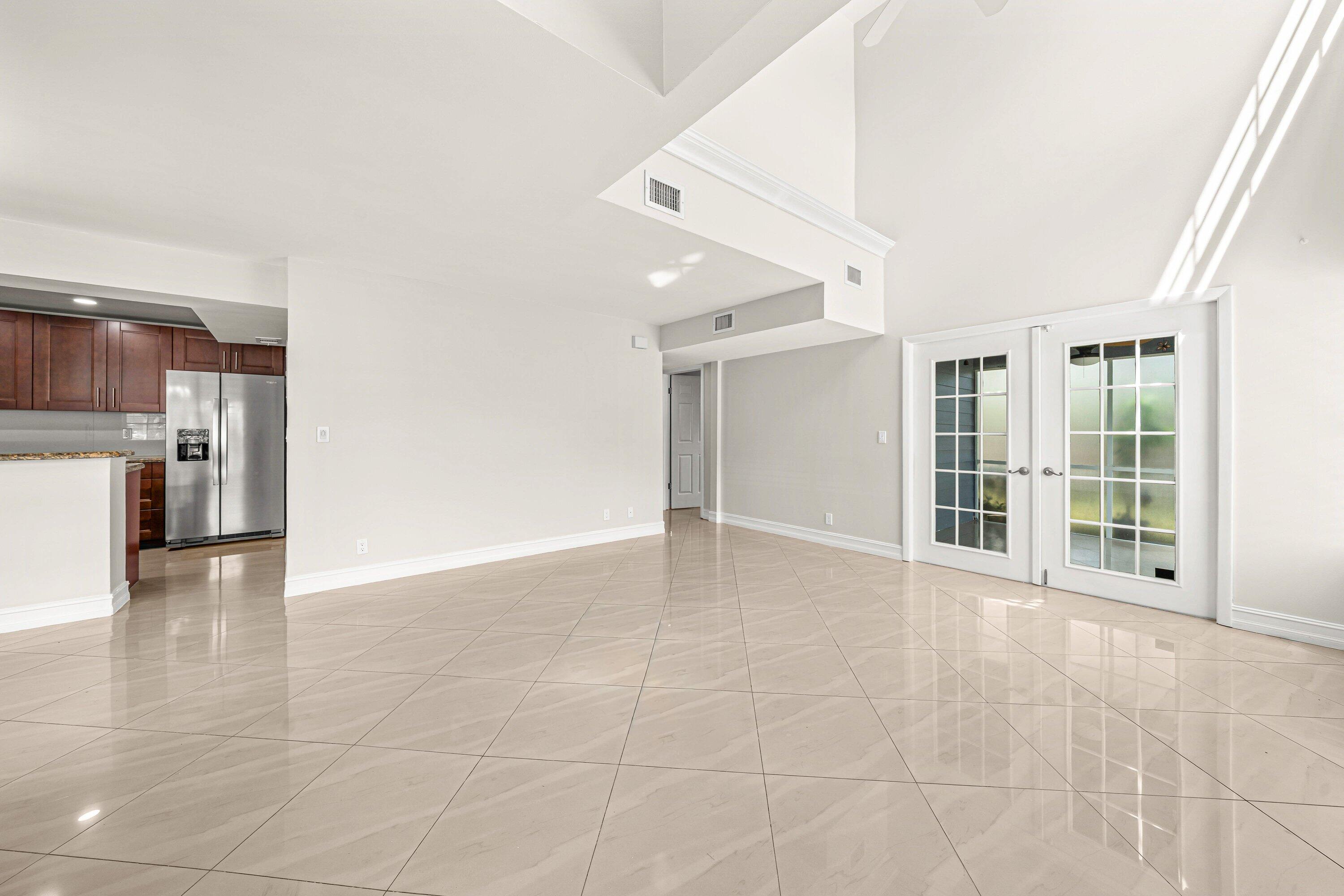CARRIAGE HOUSES OF FAIRFIELD AT BOCA - Residential