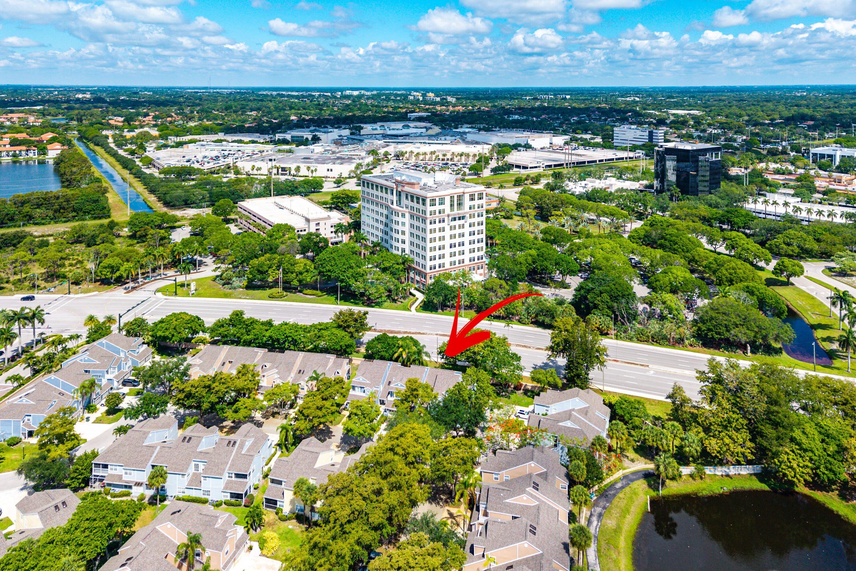 CARRIAGE HOUSES OF FAIRFIELD AT BOCA - Residential