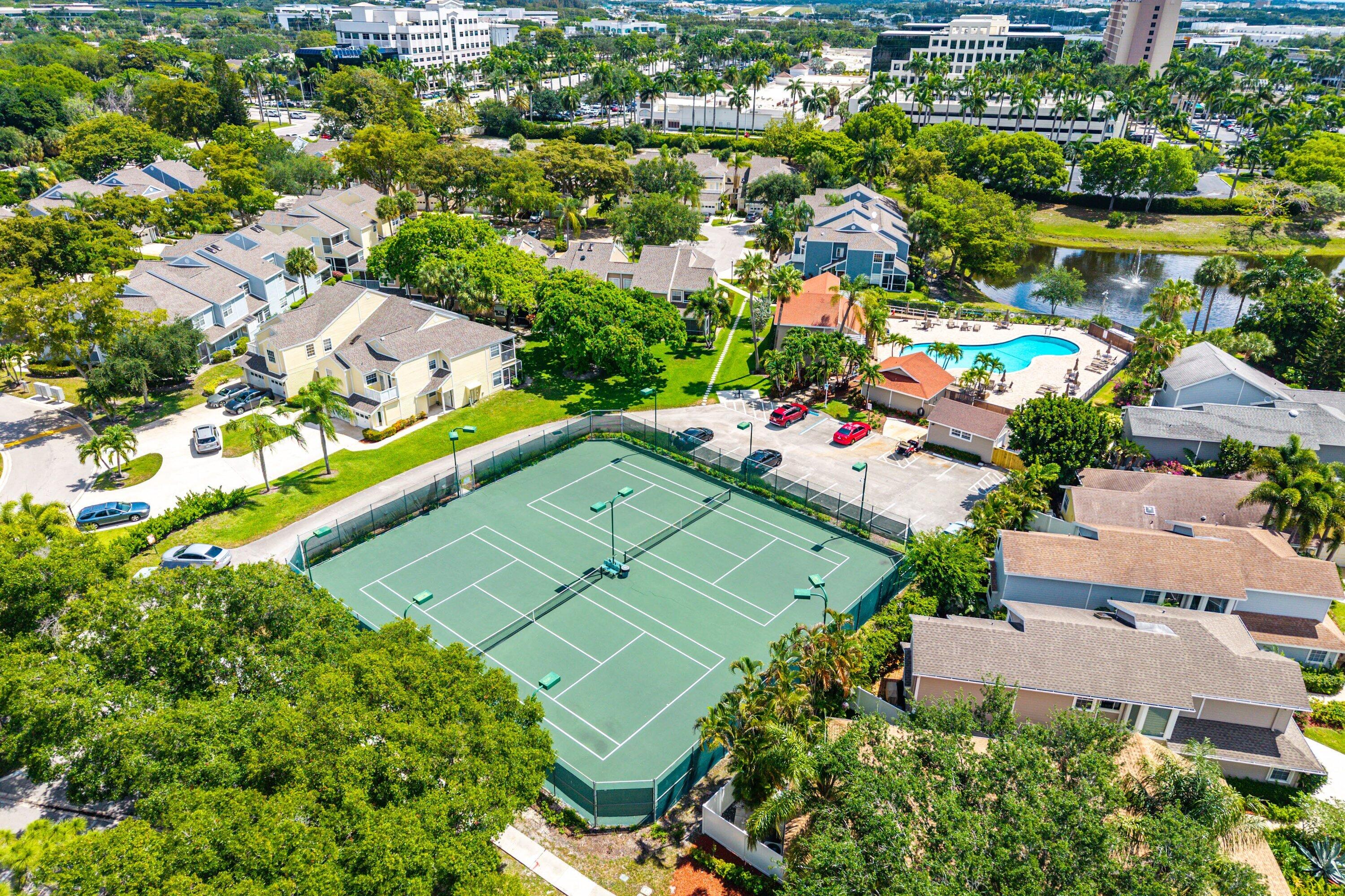 CARRIAGE HOUSES OF FAIRFIELD AT BOCA - Residential