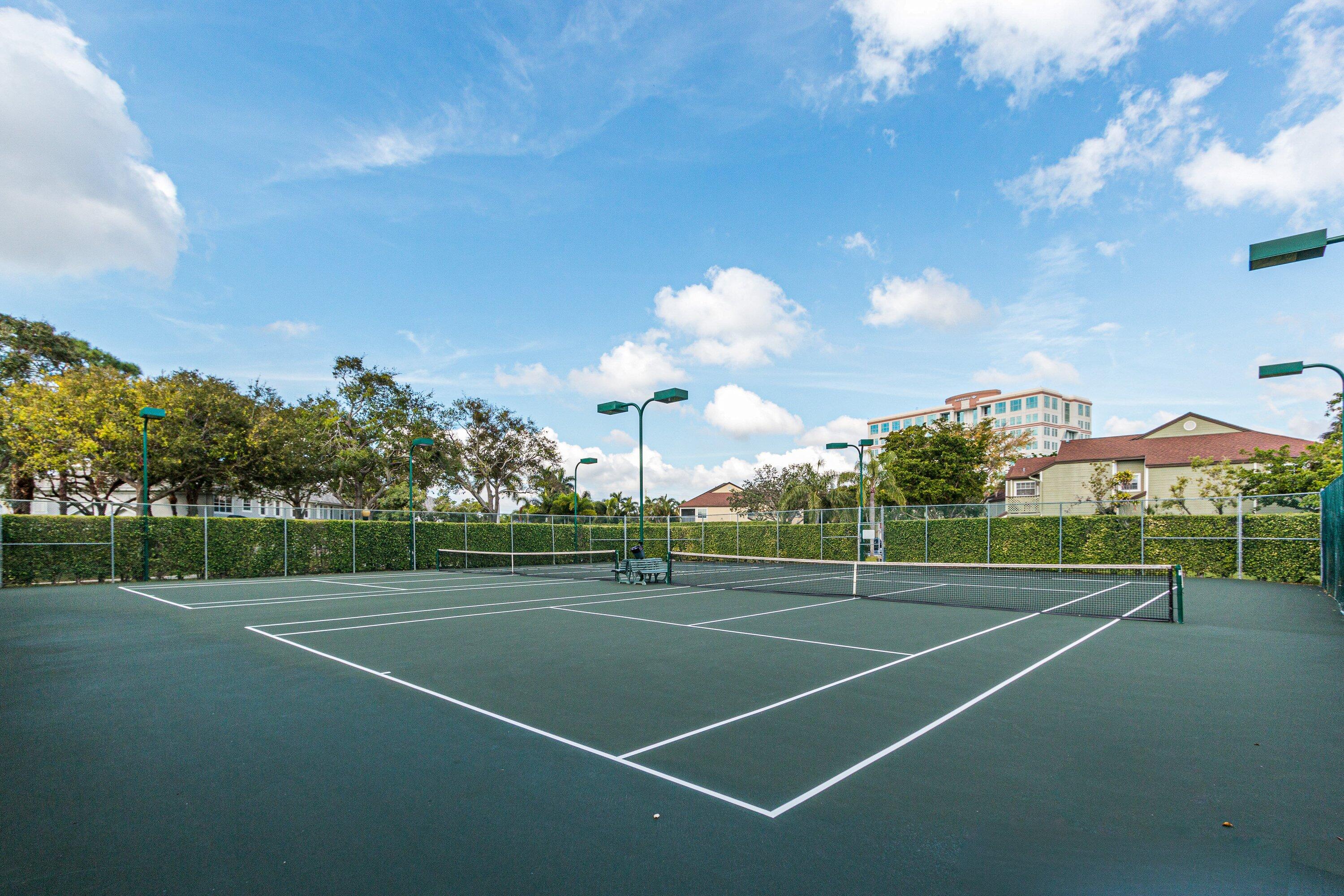CARRIAGE HOUSES OF FAIRFIELD AT BOCA - Residential