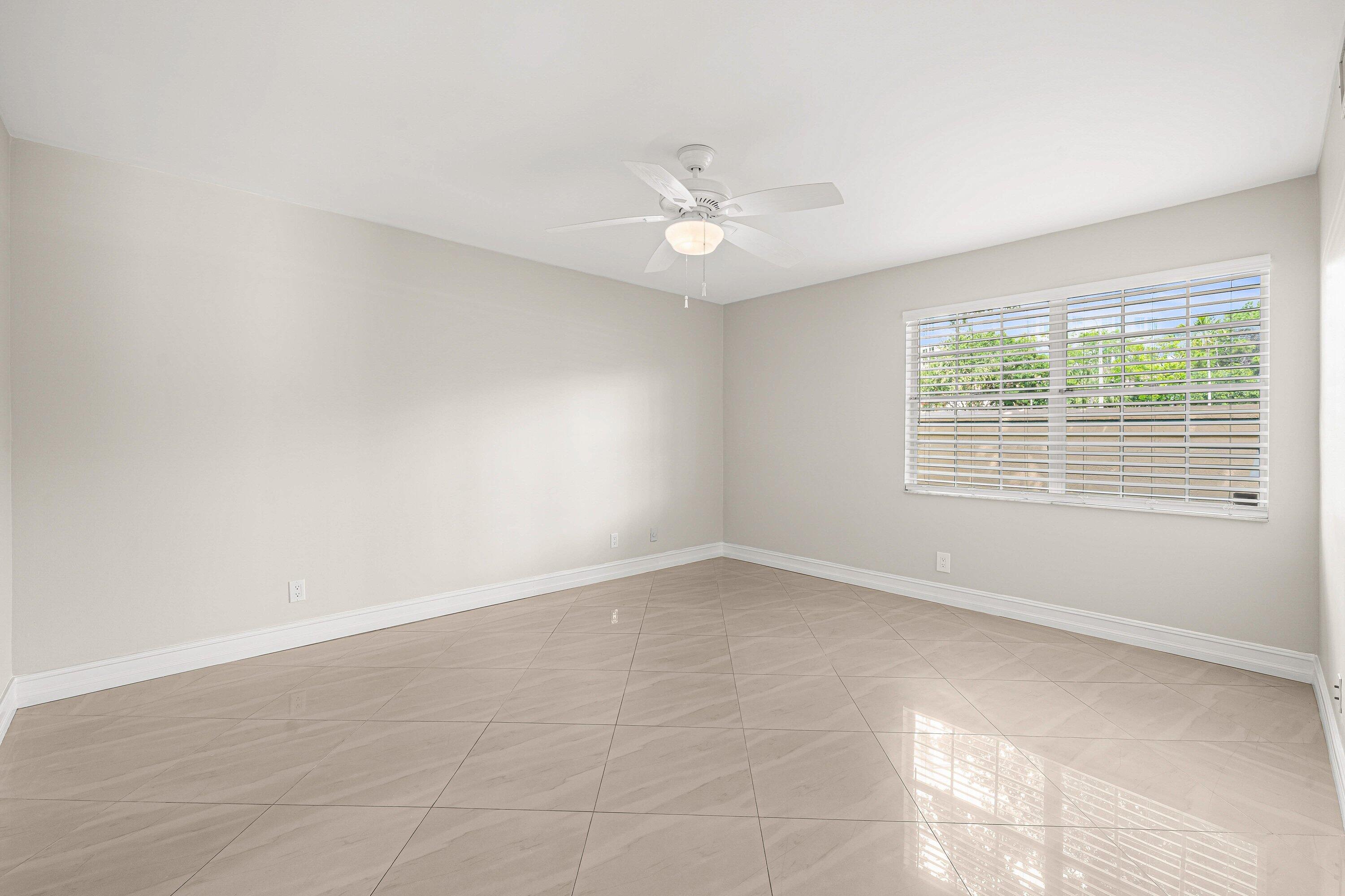 CARRIAGE HOUSES OF FAIRFIELD AT BOCA - Residential