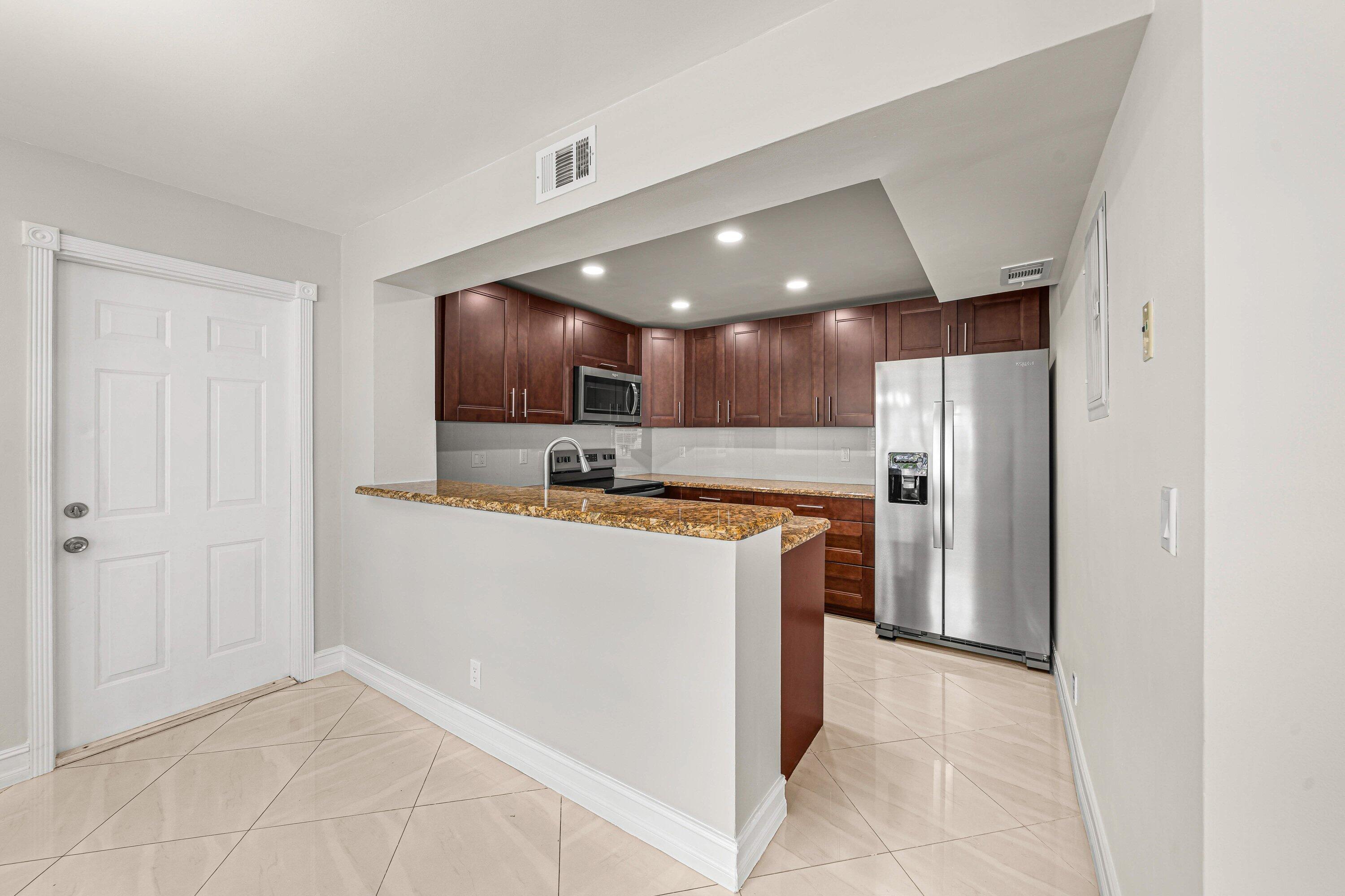 CARRIAGE HOUSES OF FAIRFIELD AT BOCA - Residential