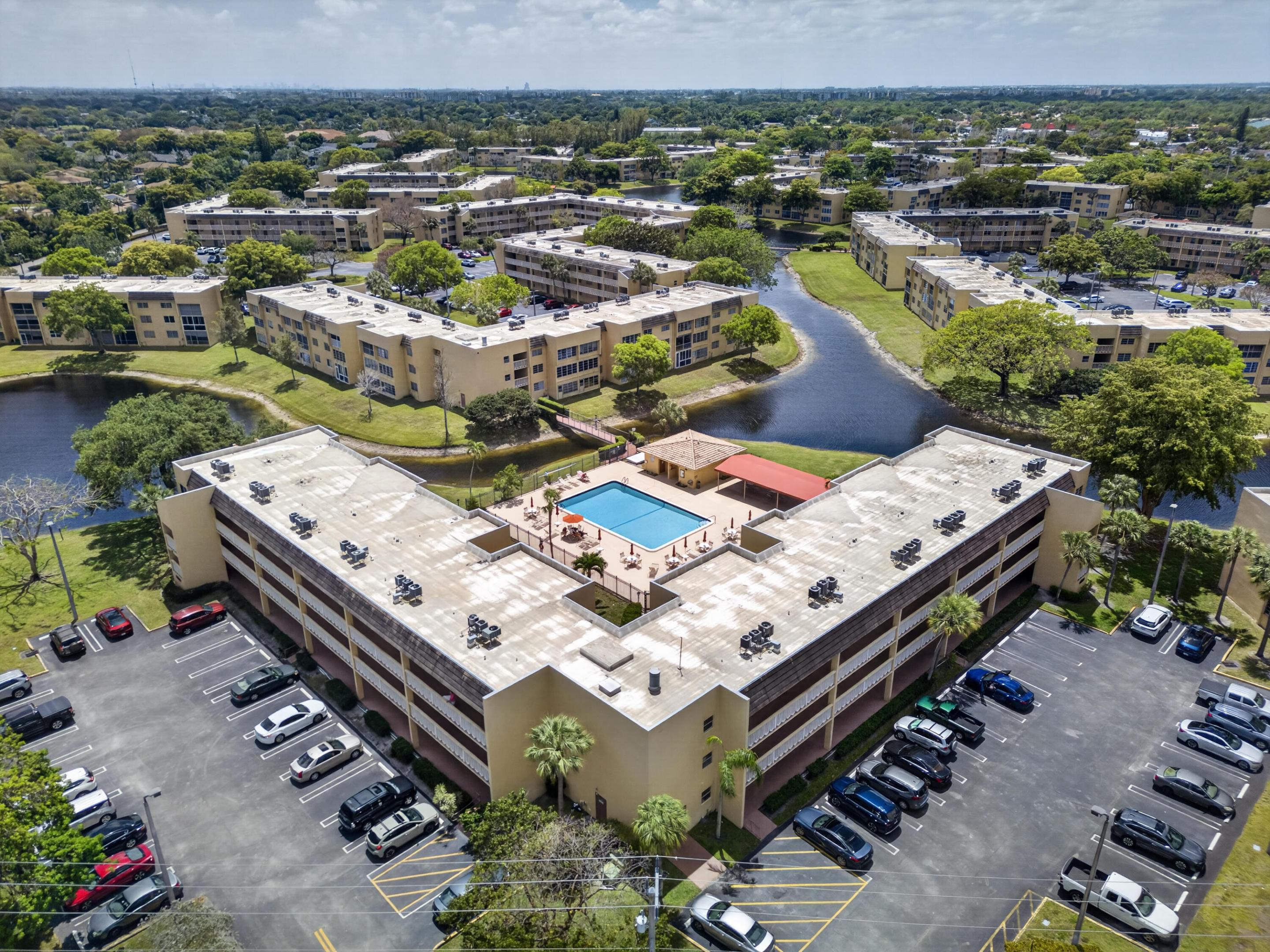 BERMUDA CLUB FOUR CONDO - Residential
