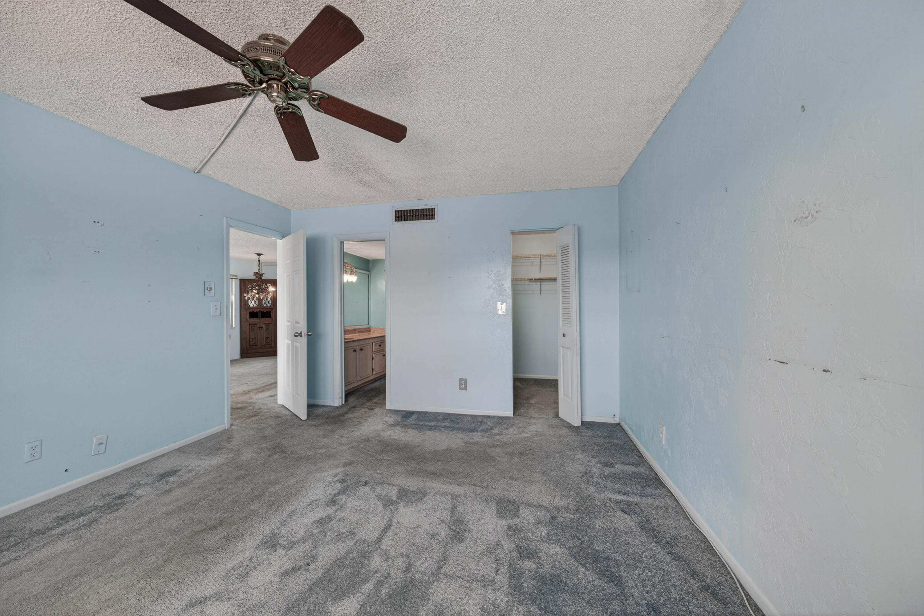 BERMUDA CLUB FOUR CONDO - Residential