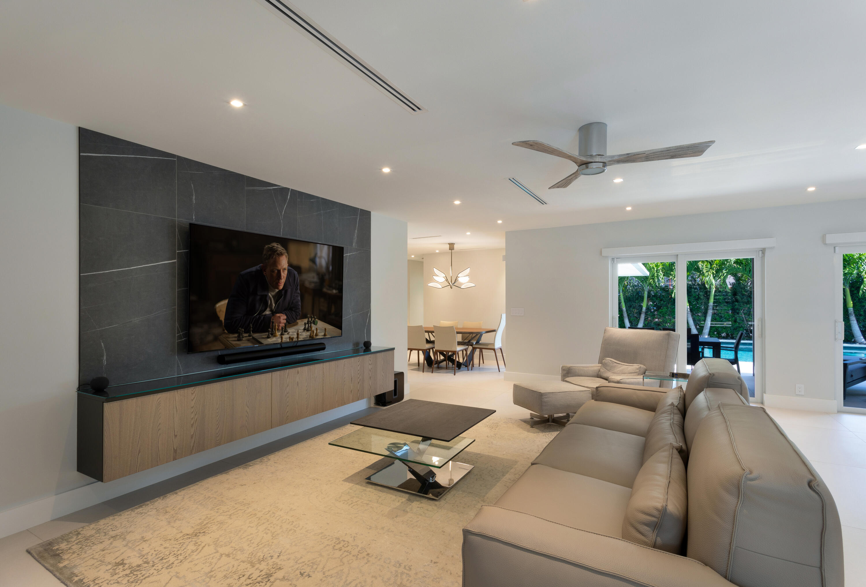 LAKE ROGERS ISLE UNIT E - Residential