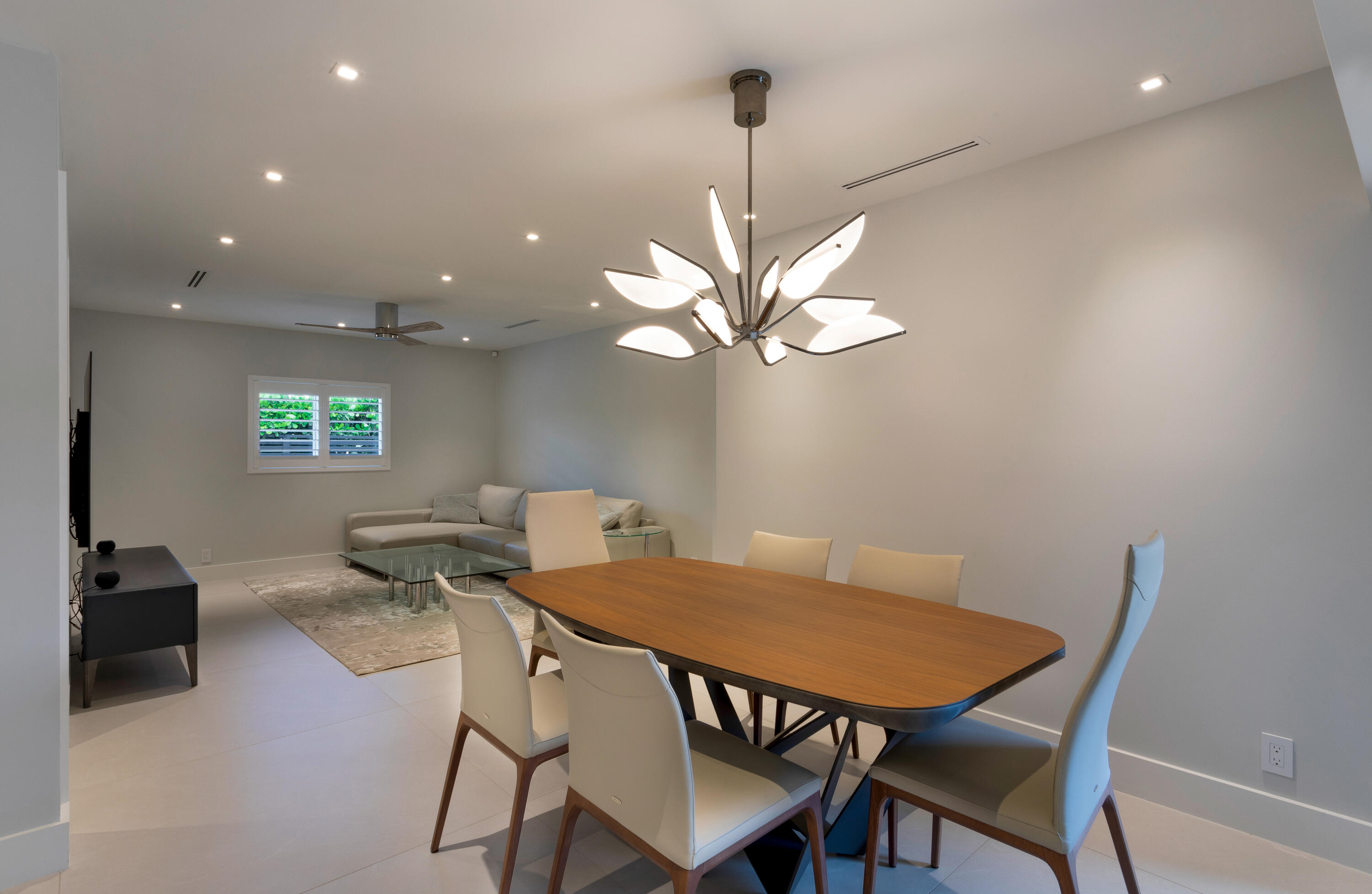 LAKE ROGERS ISLE UNIT E - Residential