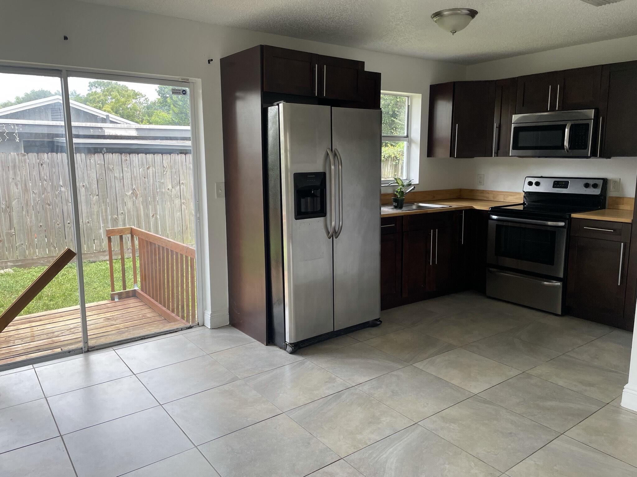 RIVERSIDE PARK - Residential Income