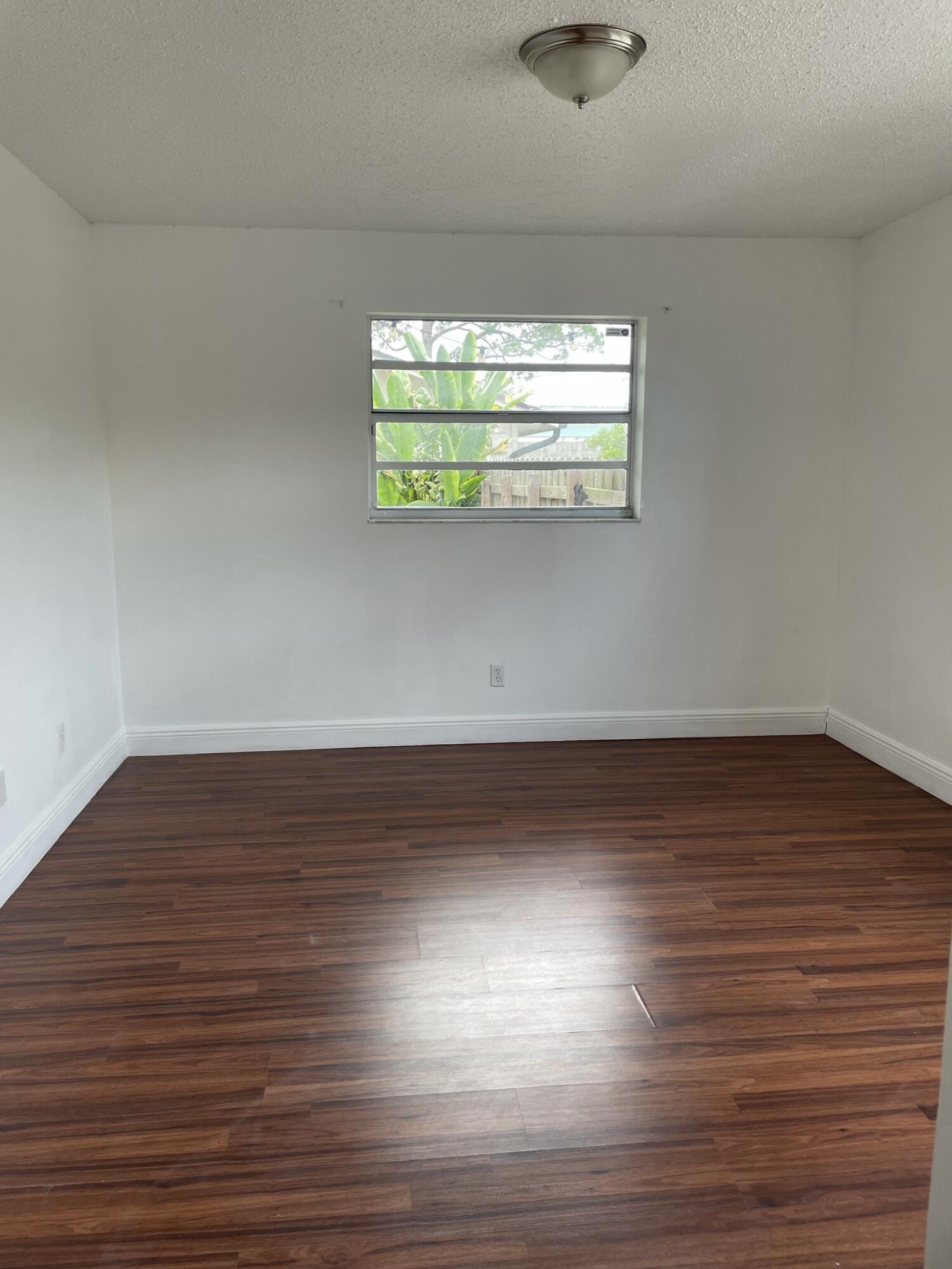 RIVERSIDE PARK - Residential Income