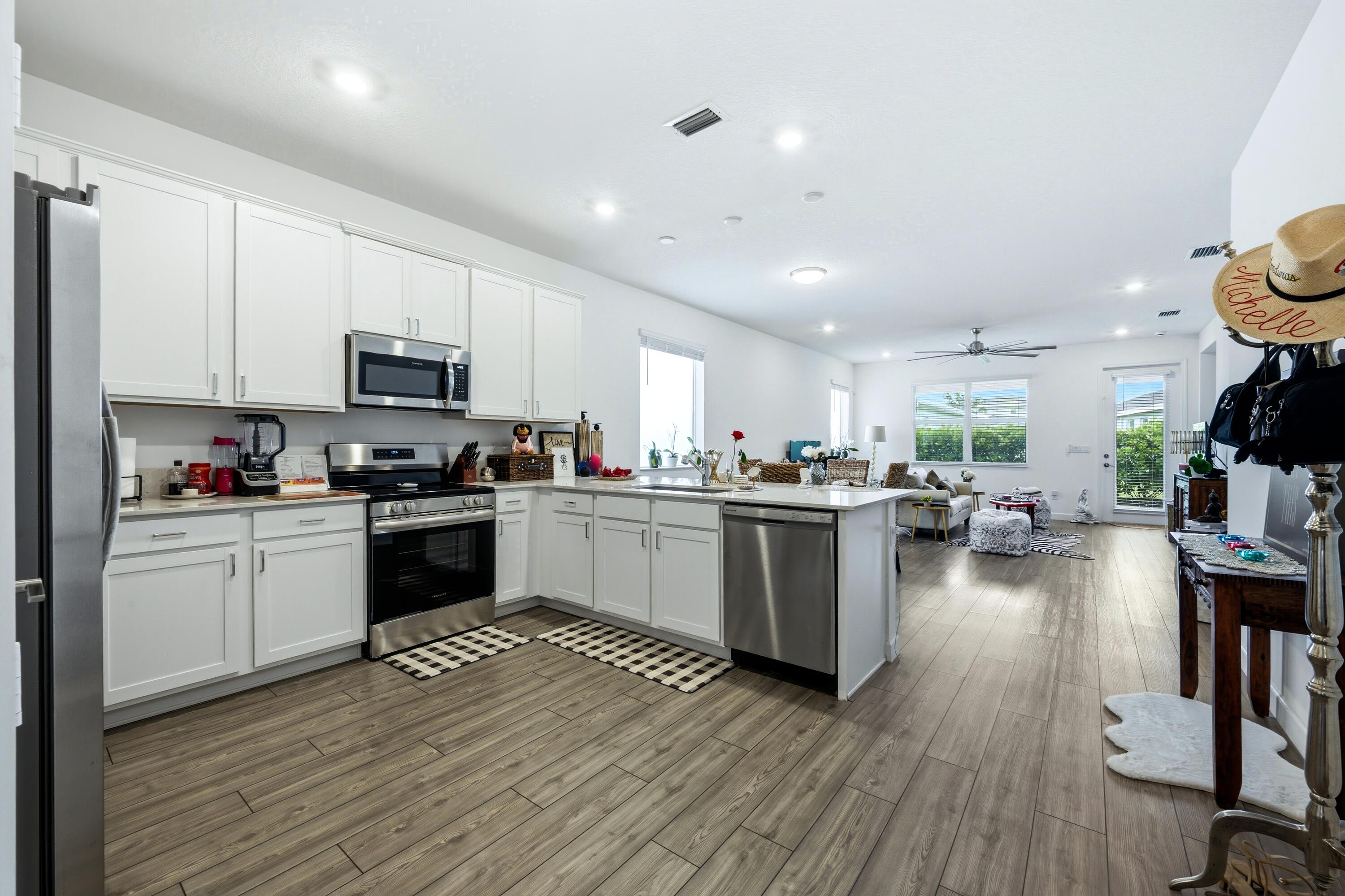 DELRAY TRAILS AT VILLA DELRAY PUD - Residential