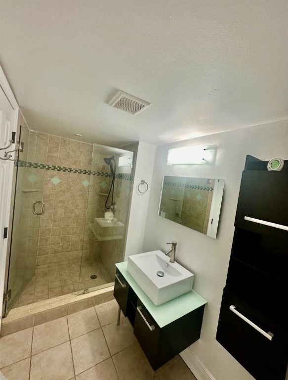 COMMODORE PLAZA CONDO - Residential