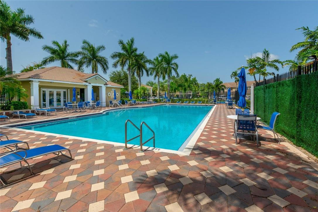 Pelican Pointe - Residential