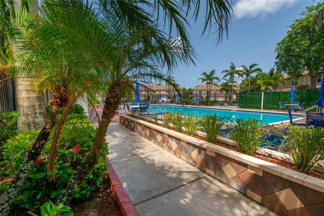 Pelican Pointe - Residential