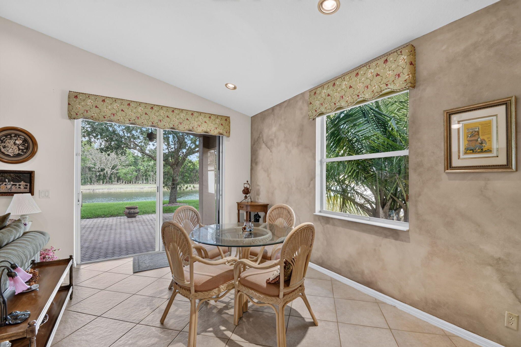 VILLAGES OF WINDSOR - Residential