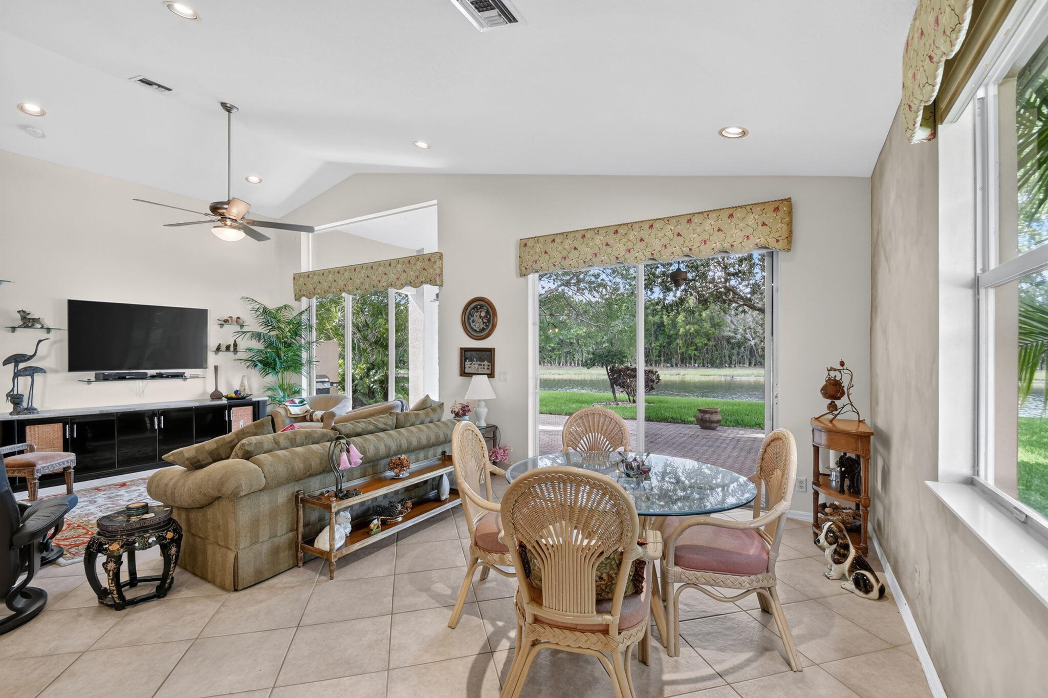 VILLAGES OF WINDSOR - Residential