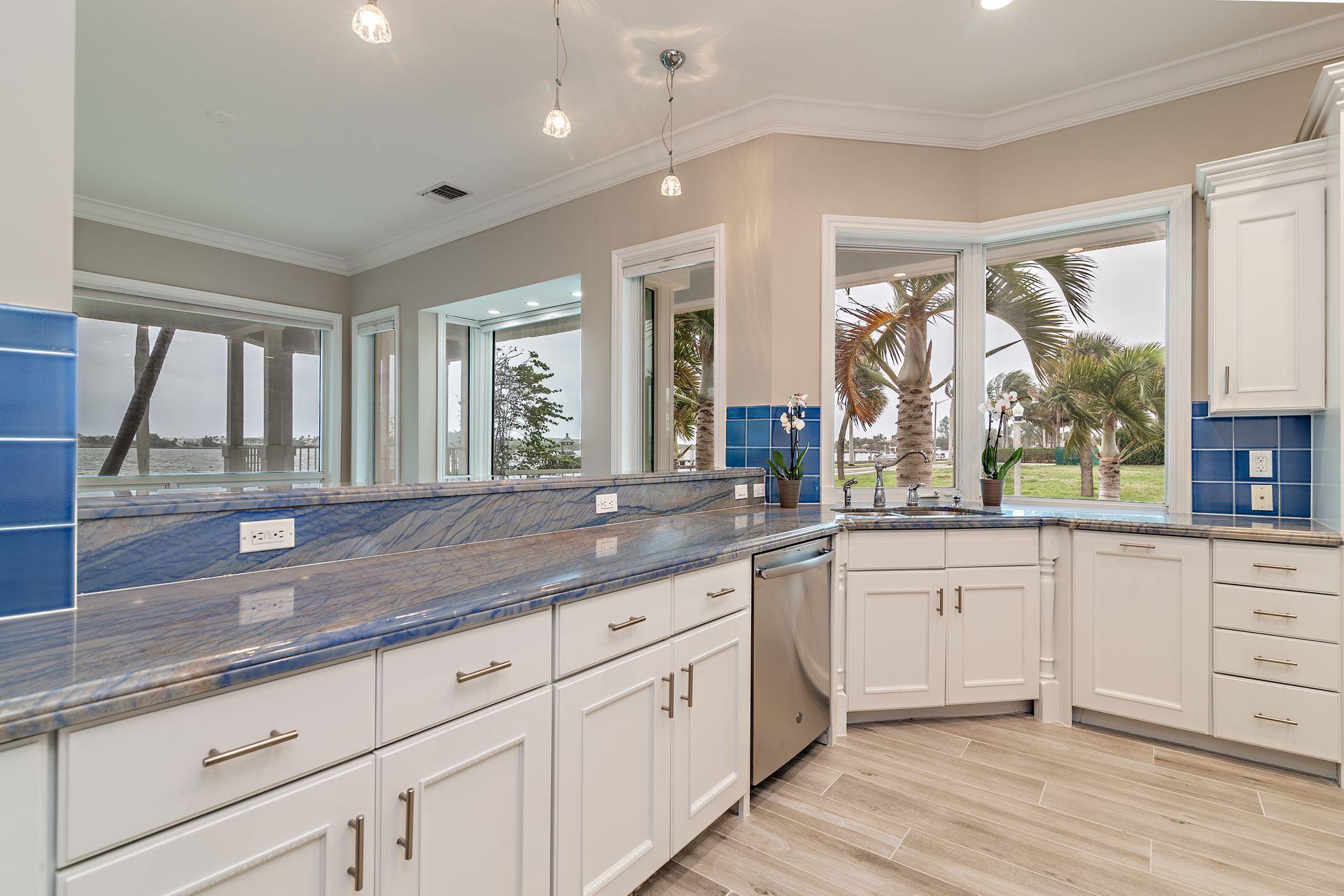 EDGEWATER - Residential