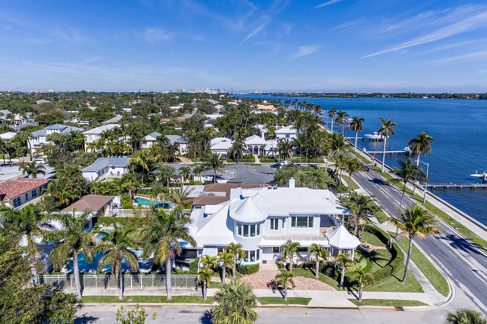 EDGEWATER - Residential