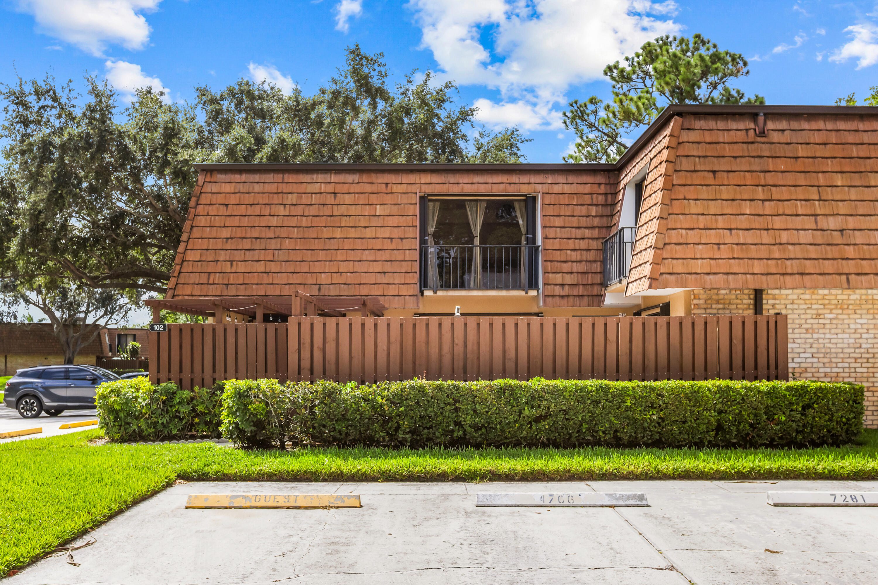 SHERWOOD LAKES - Residential
