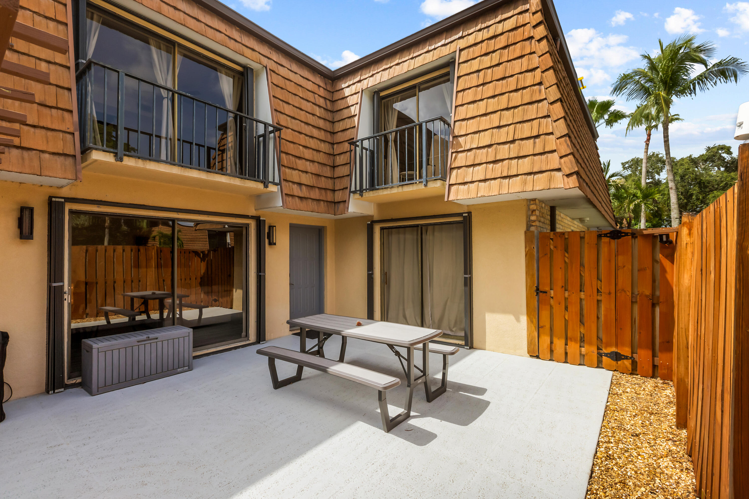 SHERWOOD LAKES - Residential