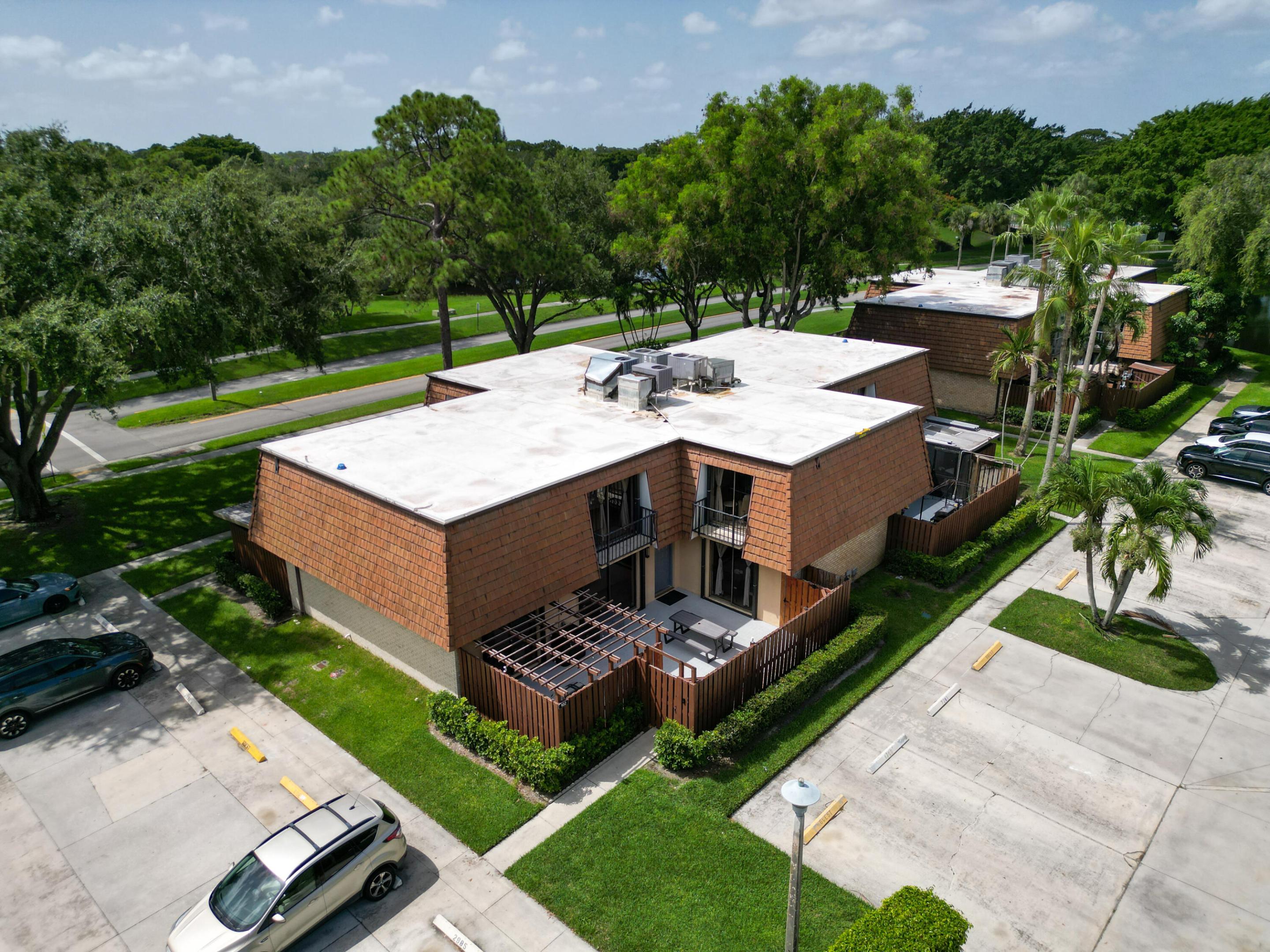 SHERWOOD LAKES - Residential