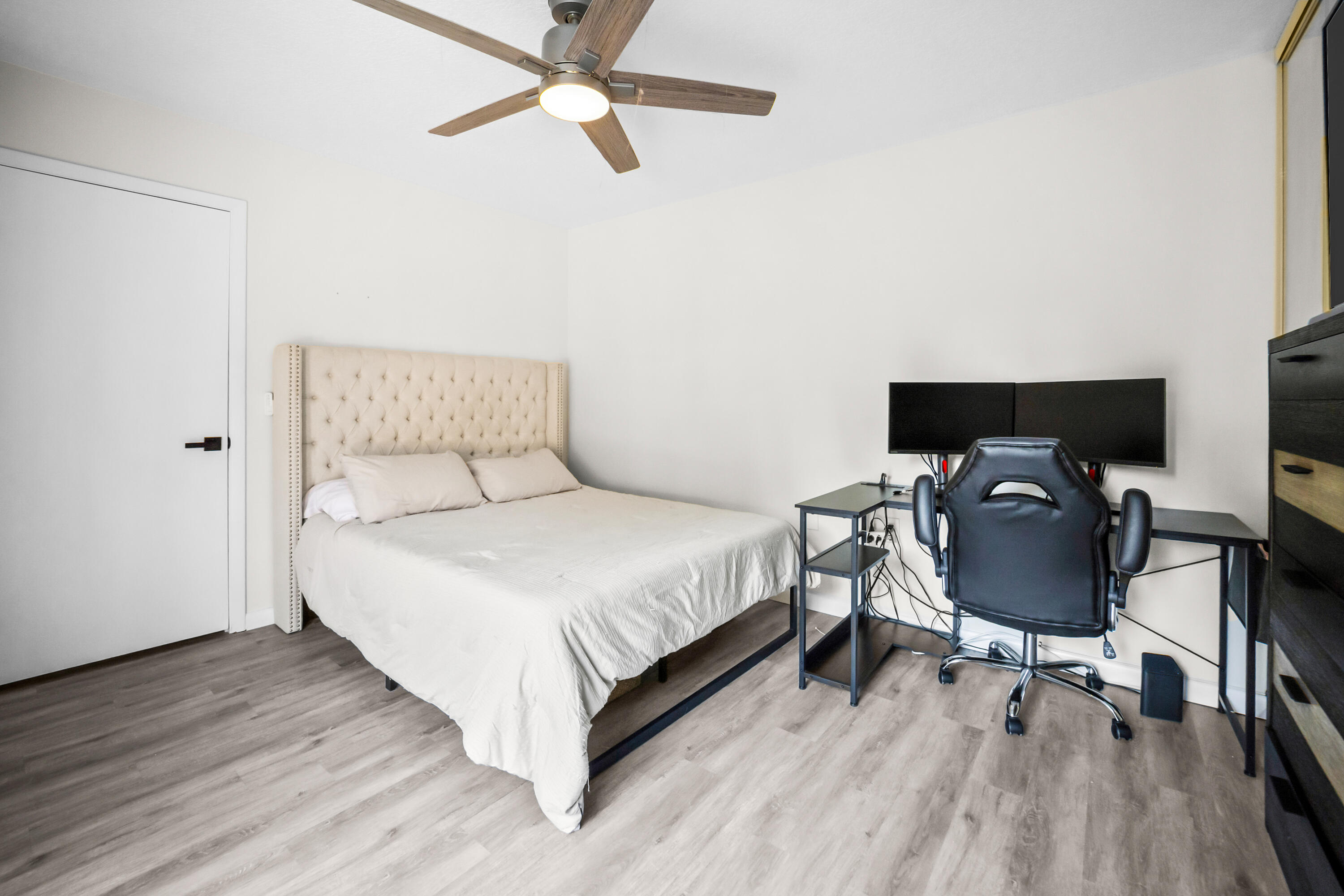 SHERWOOD LAKES - Residential