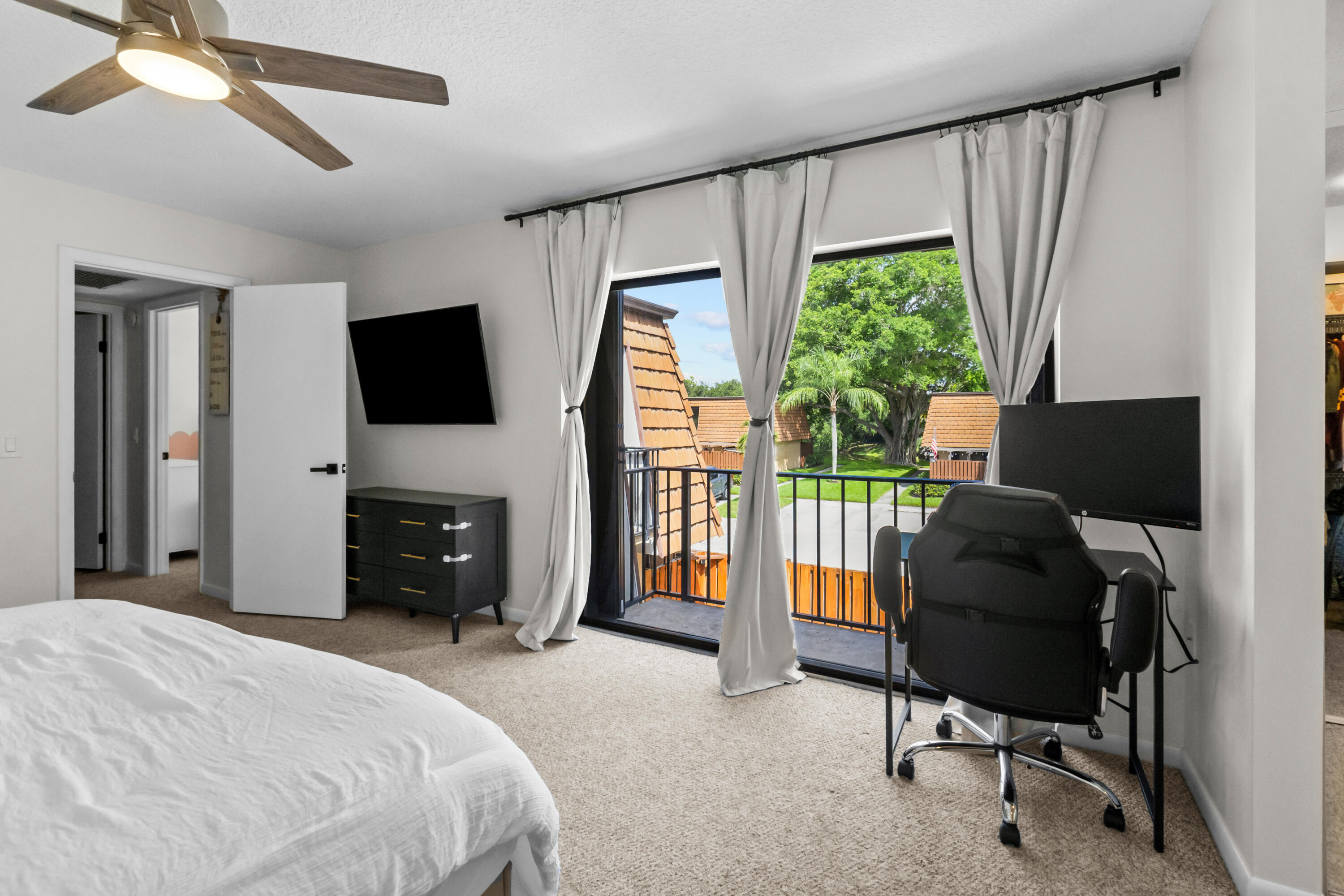 SHERWOOD LAKES - Residential