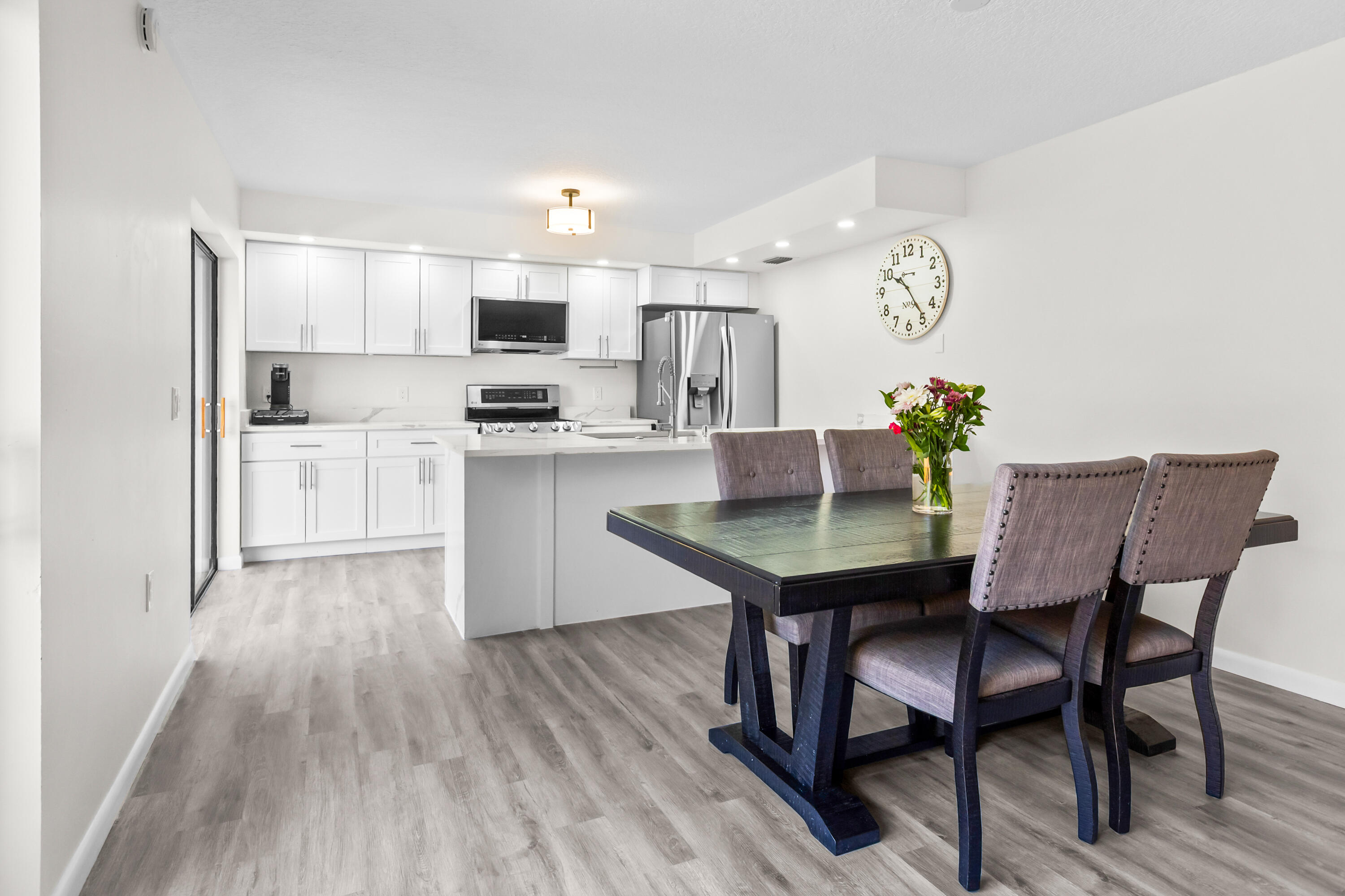SHERWOOD LAKES - Residential