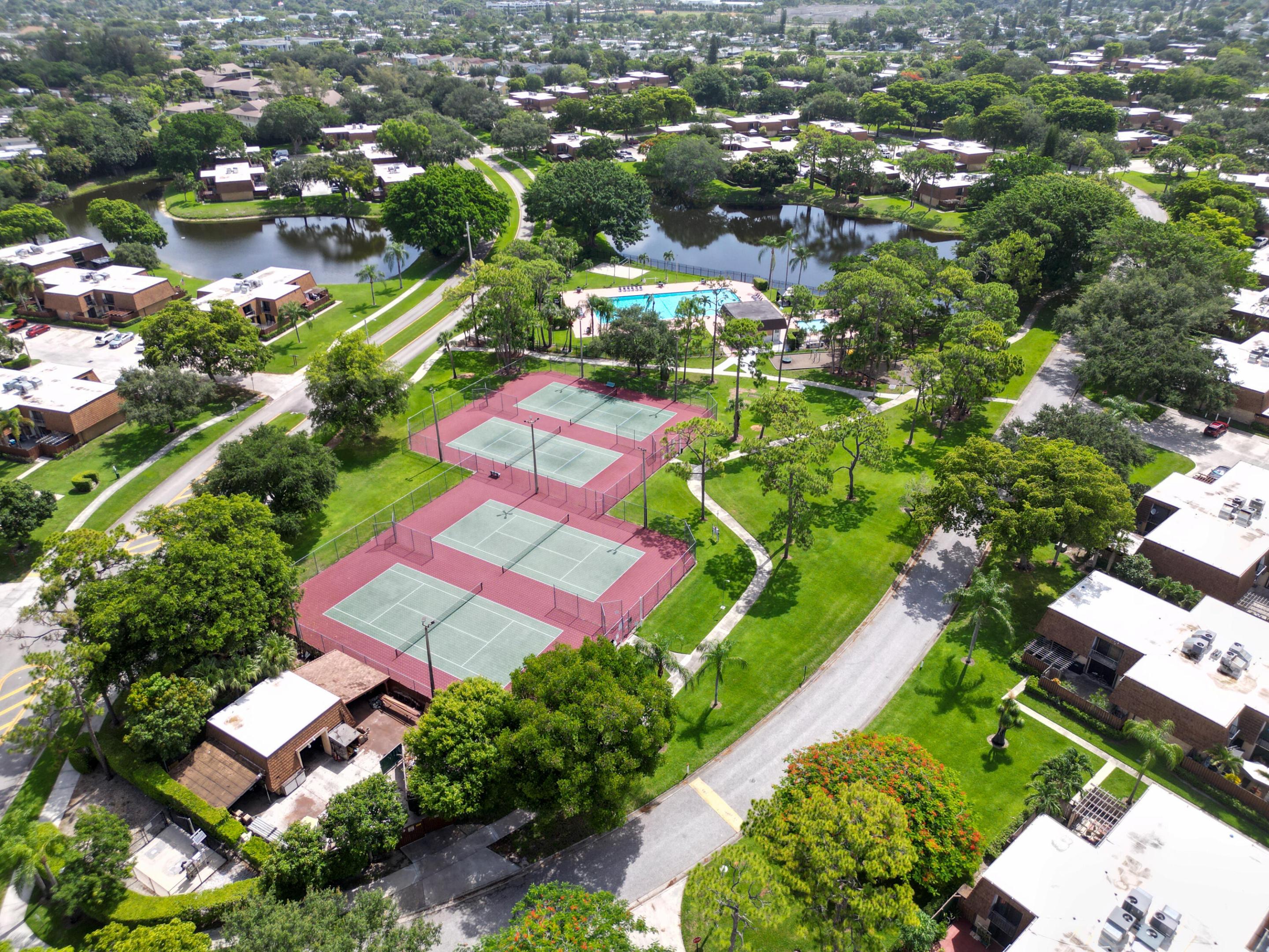 SHERWOOD LAKES - Residential