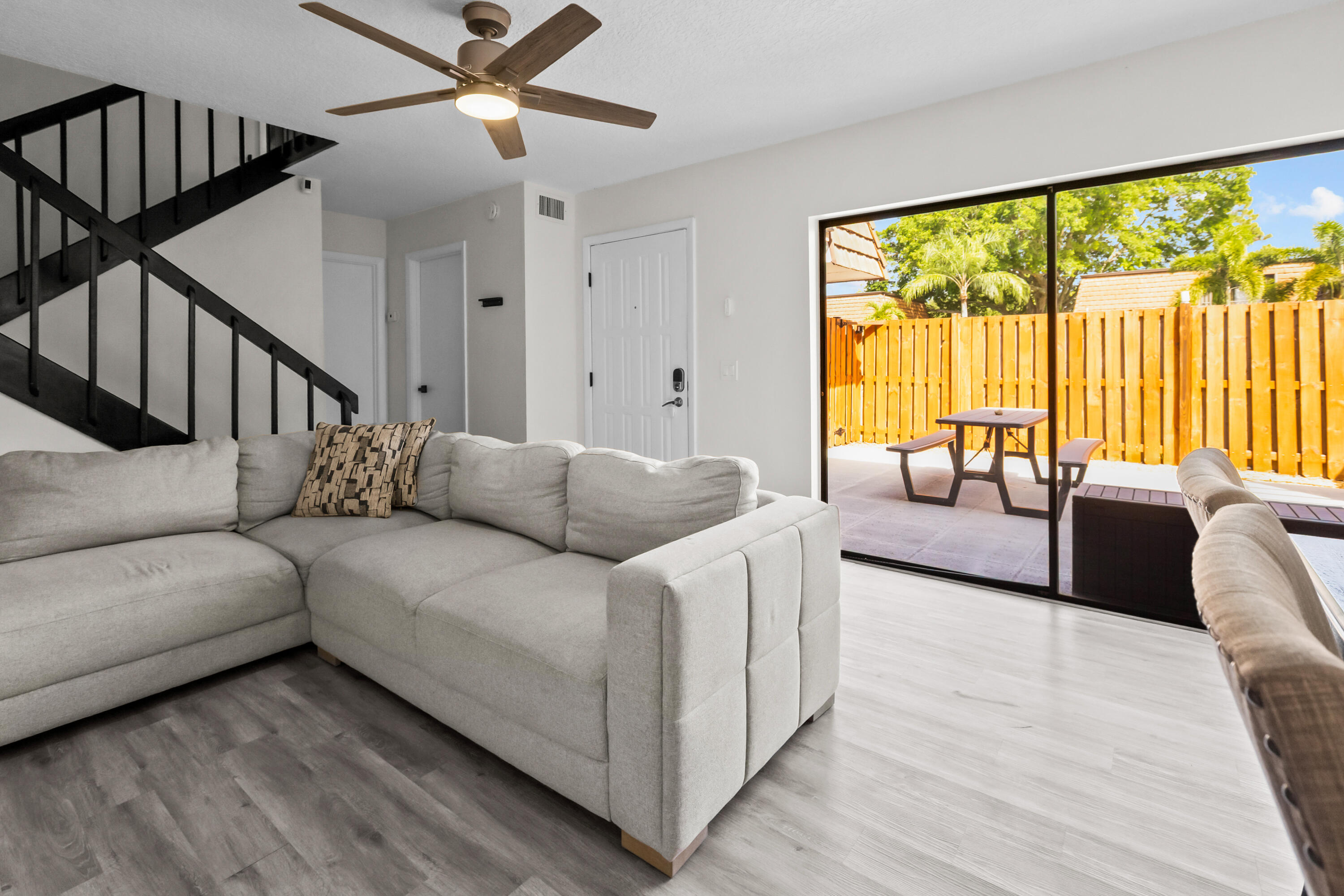 SHERWOOD LAKES - Residential