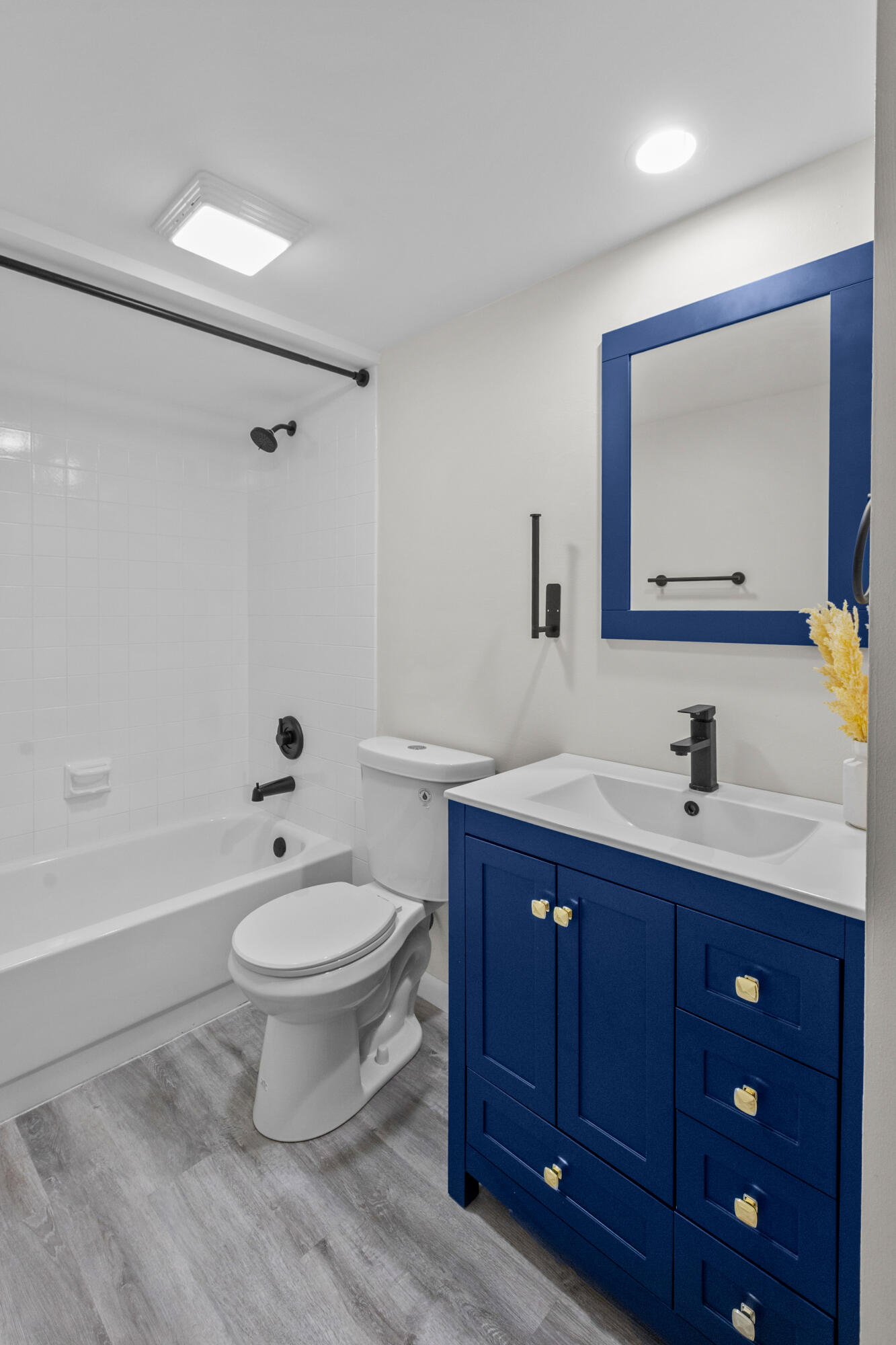 SHERWOOD LAKES - Residential