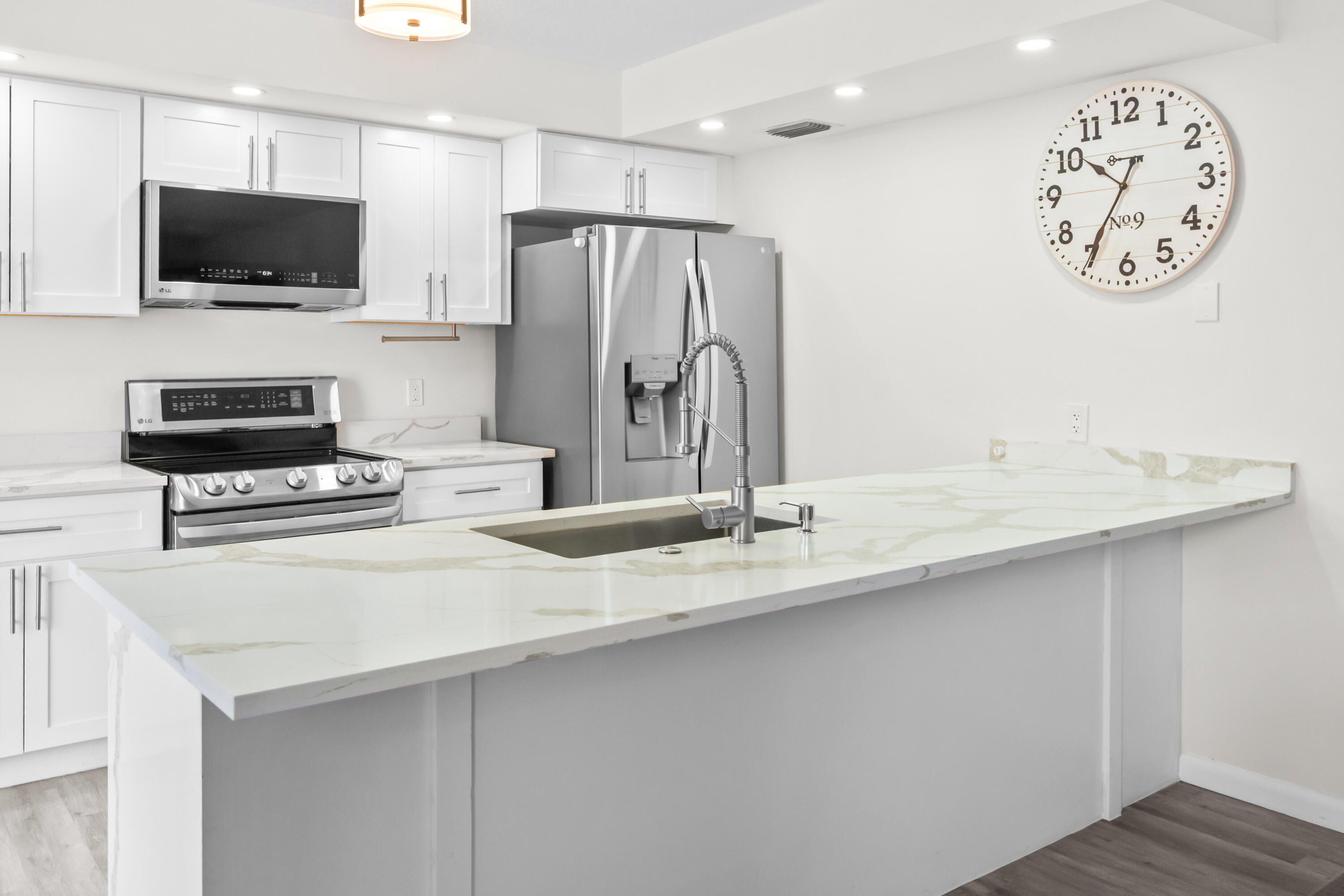 SHERWOOD LAKES - Residential