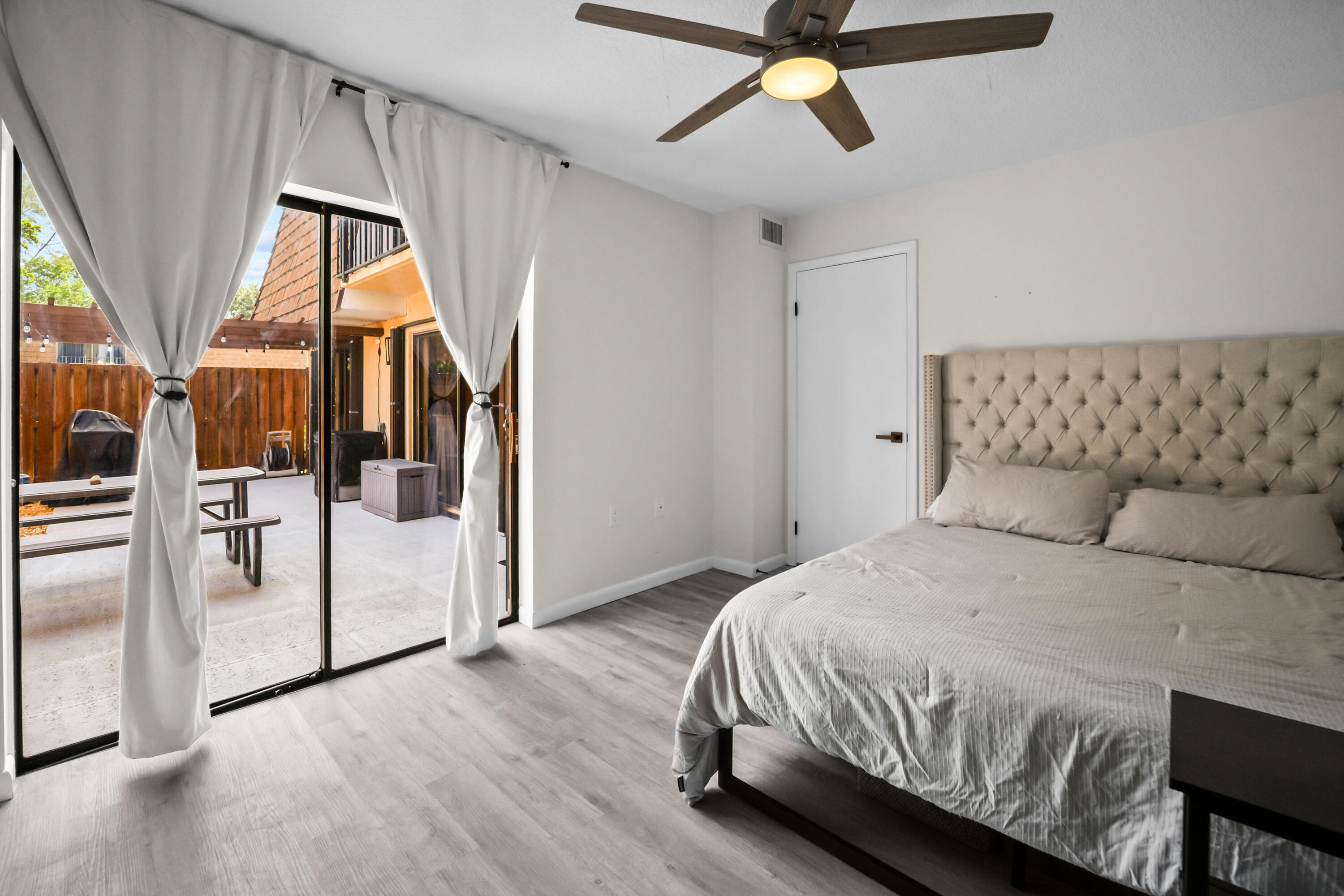 SHERWOOD LAKES - Residential