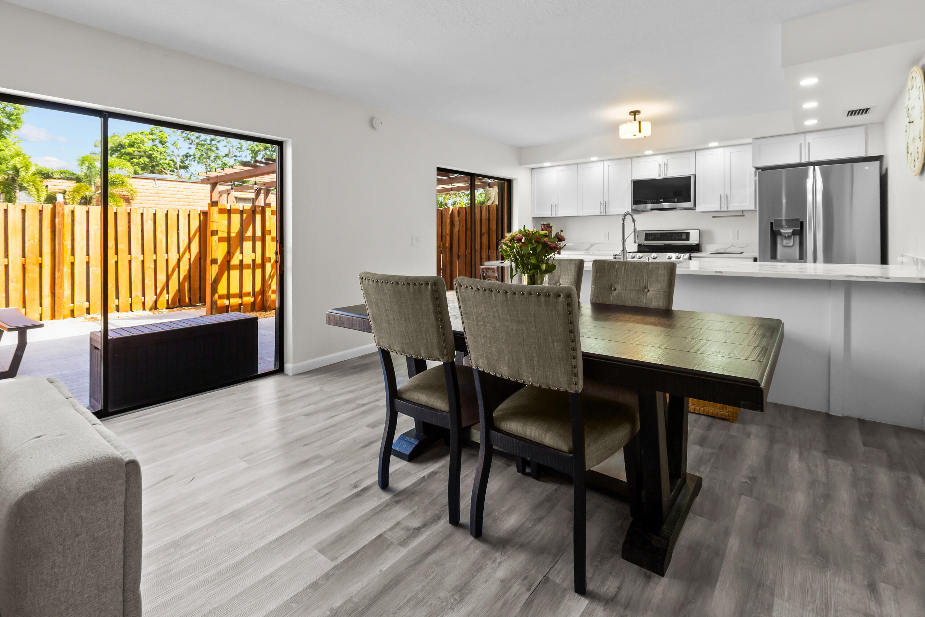 SHERWOOD LAKES - Residential