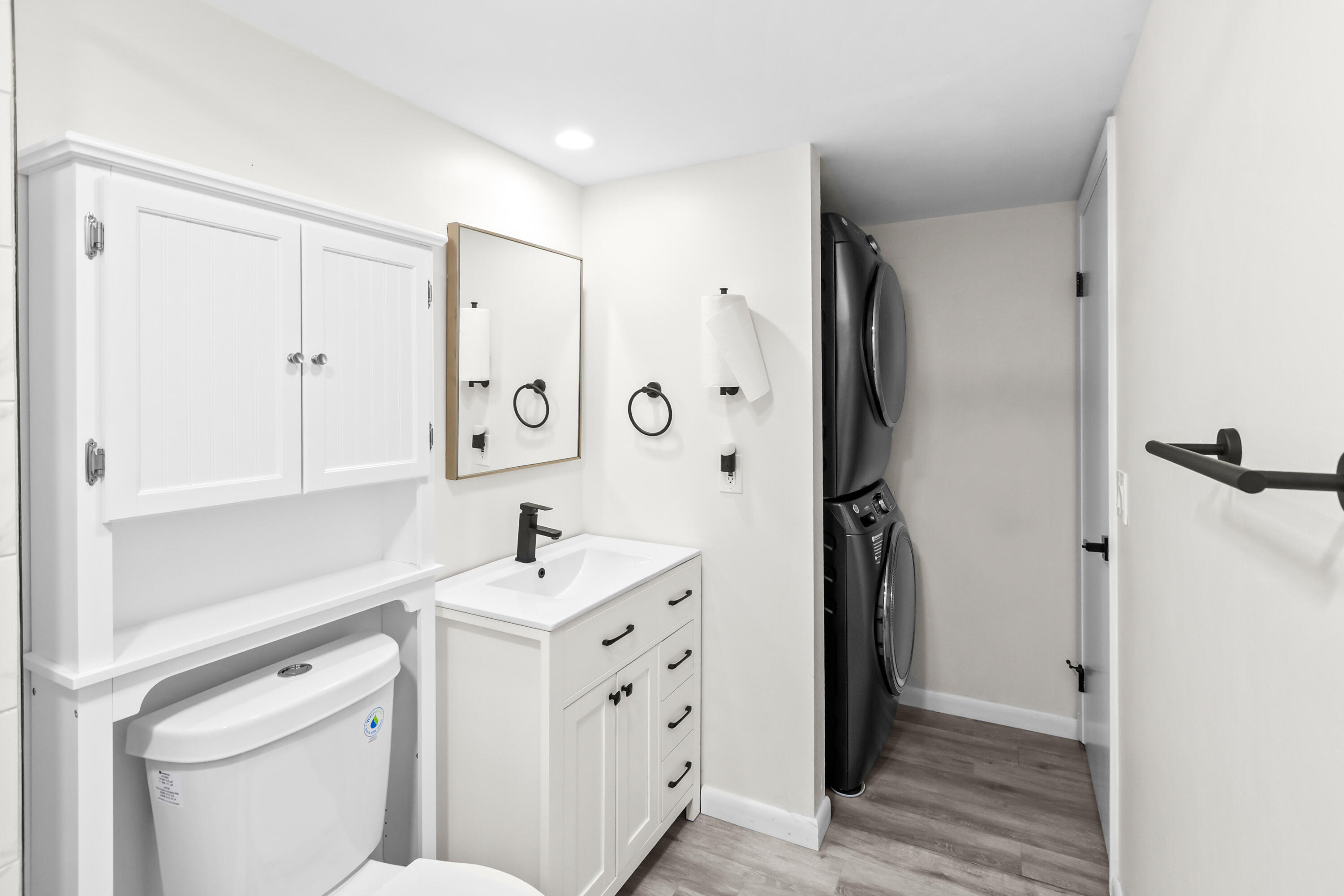 SHERWOOD LAKES - Residential