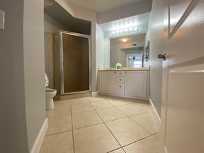 VIZCAYA LAKES CONDO - Residential Lease