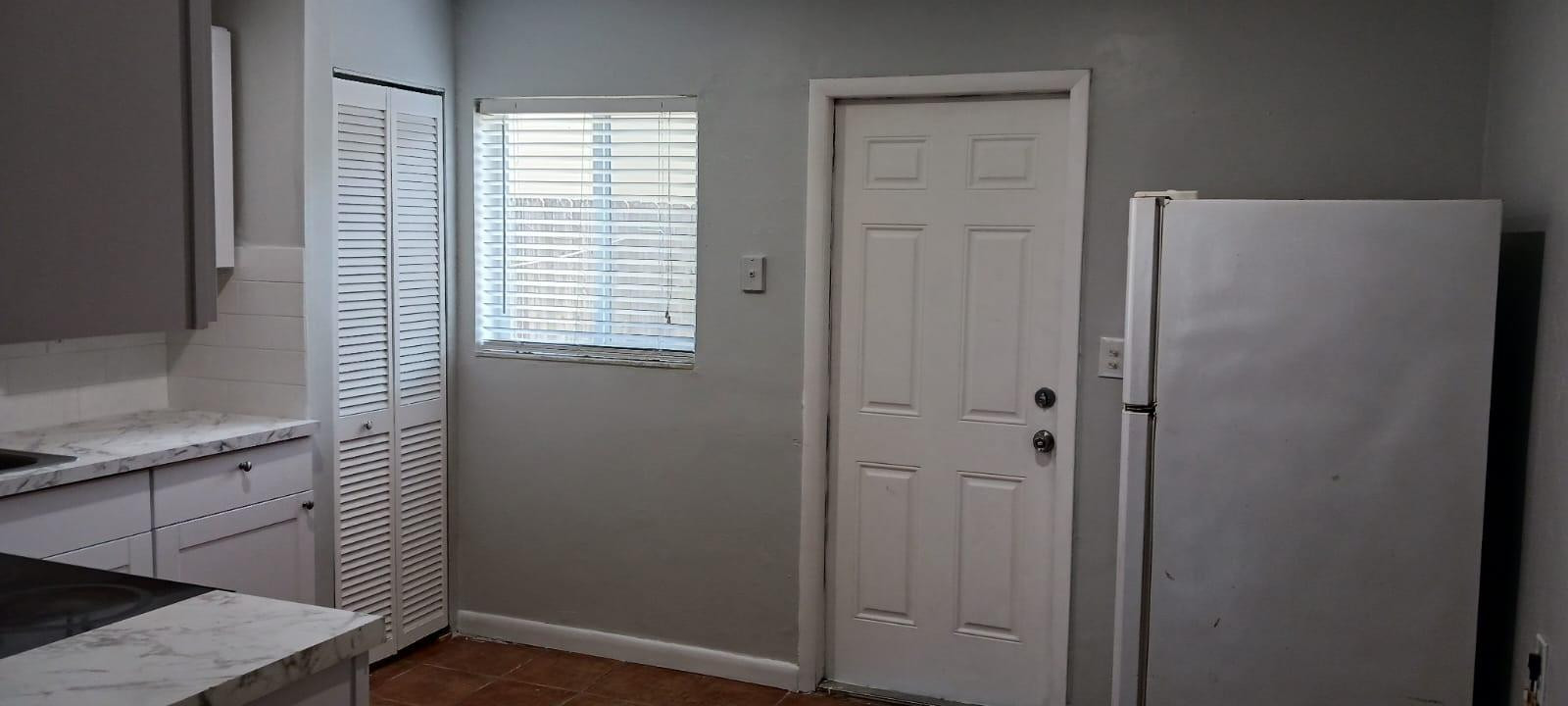 Riverside 3 7-17 B - Residential Lease