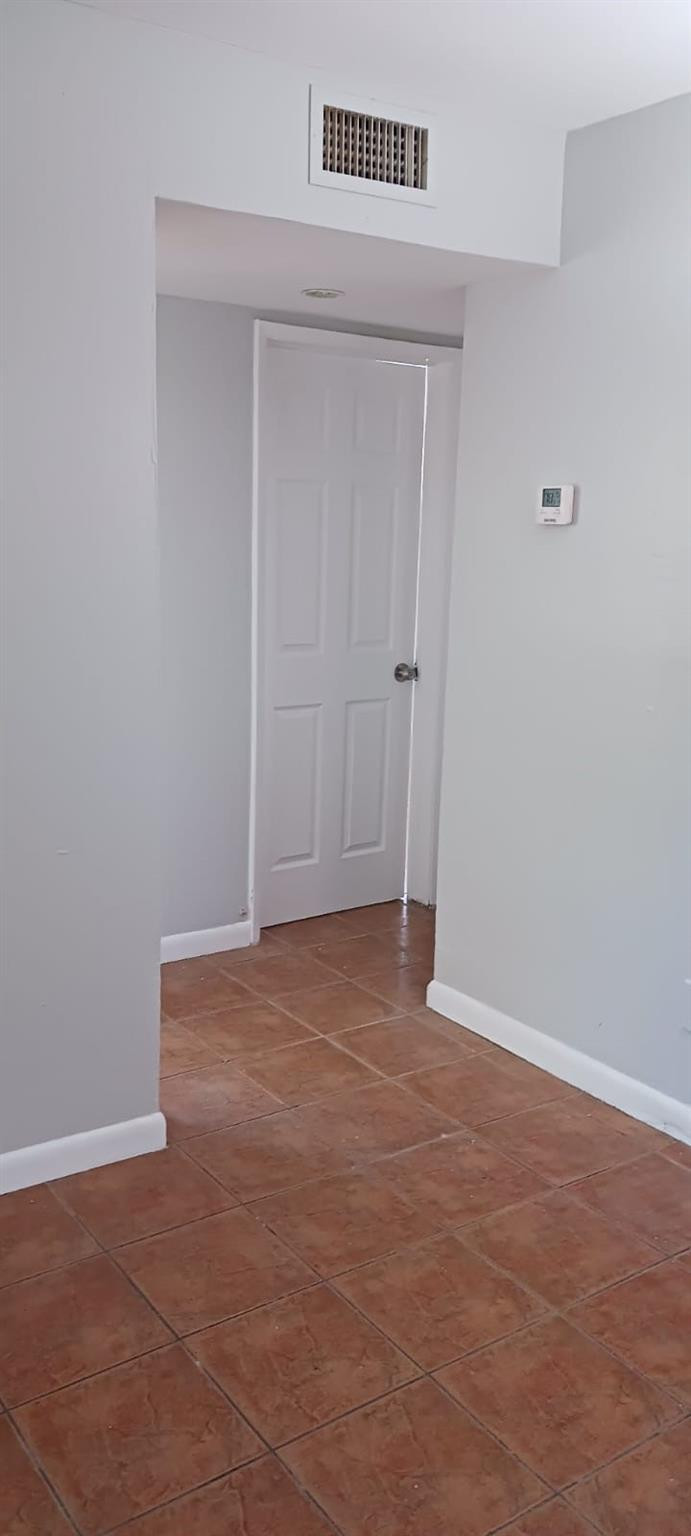 Riverside 3 7-17 B - Residential Lease