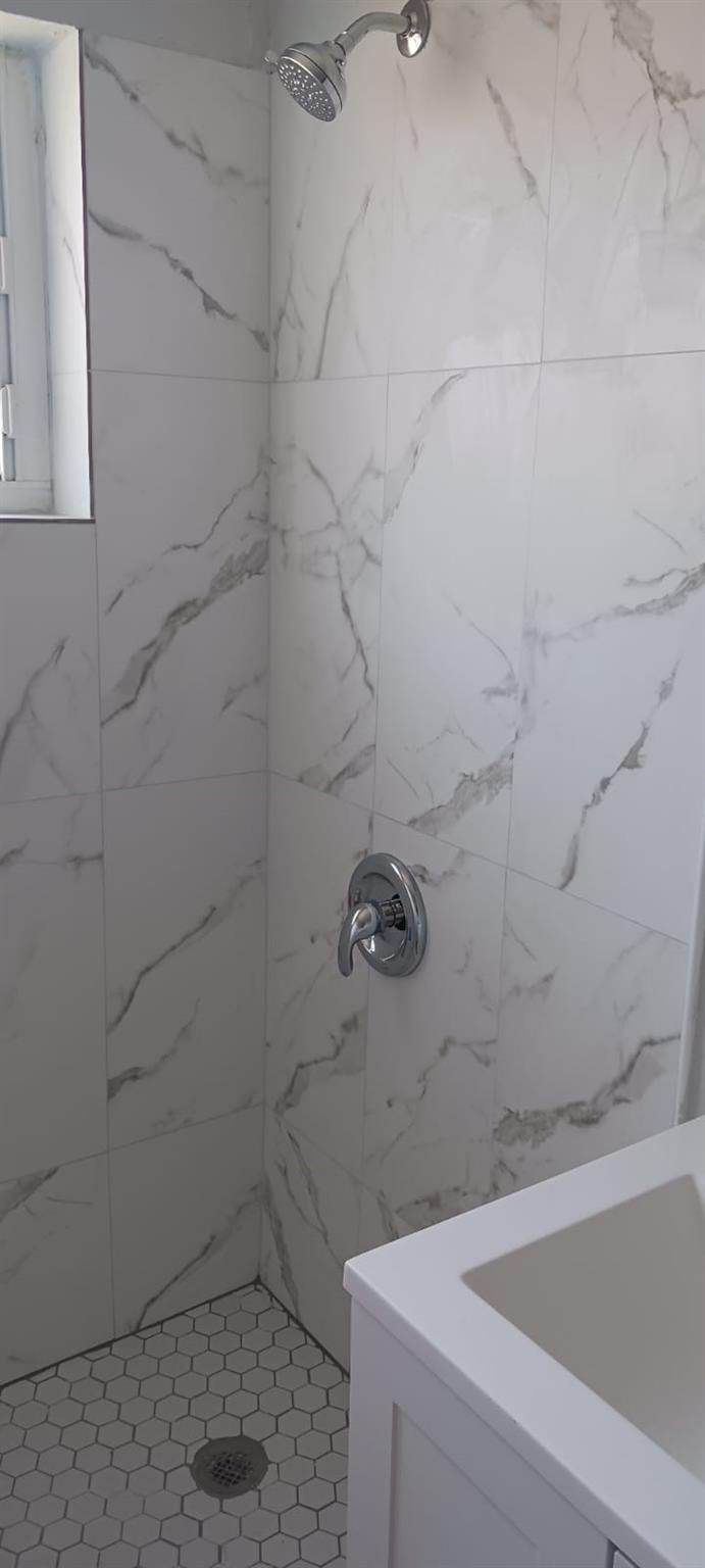 Riverside 3 7-17 B - Residential Lease