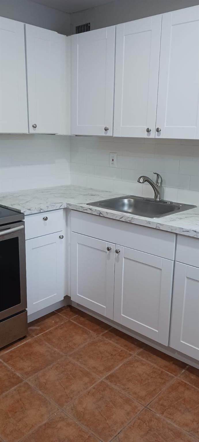 Riverside 3 7-17 B - Residential Lease